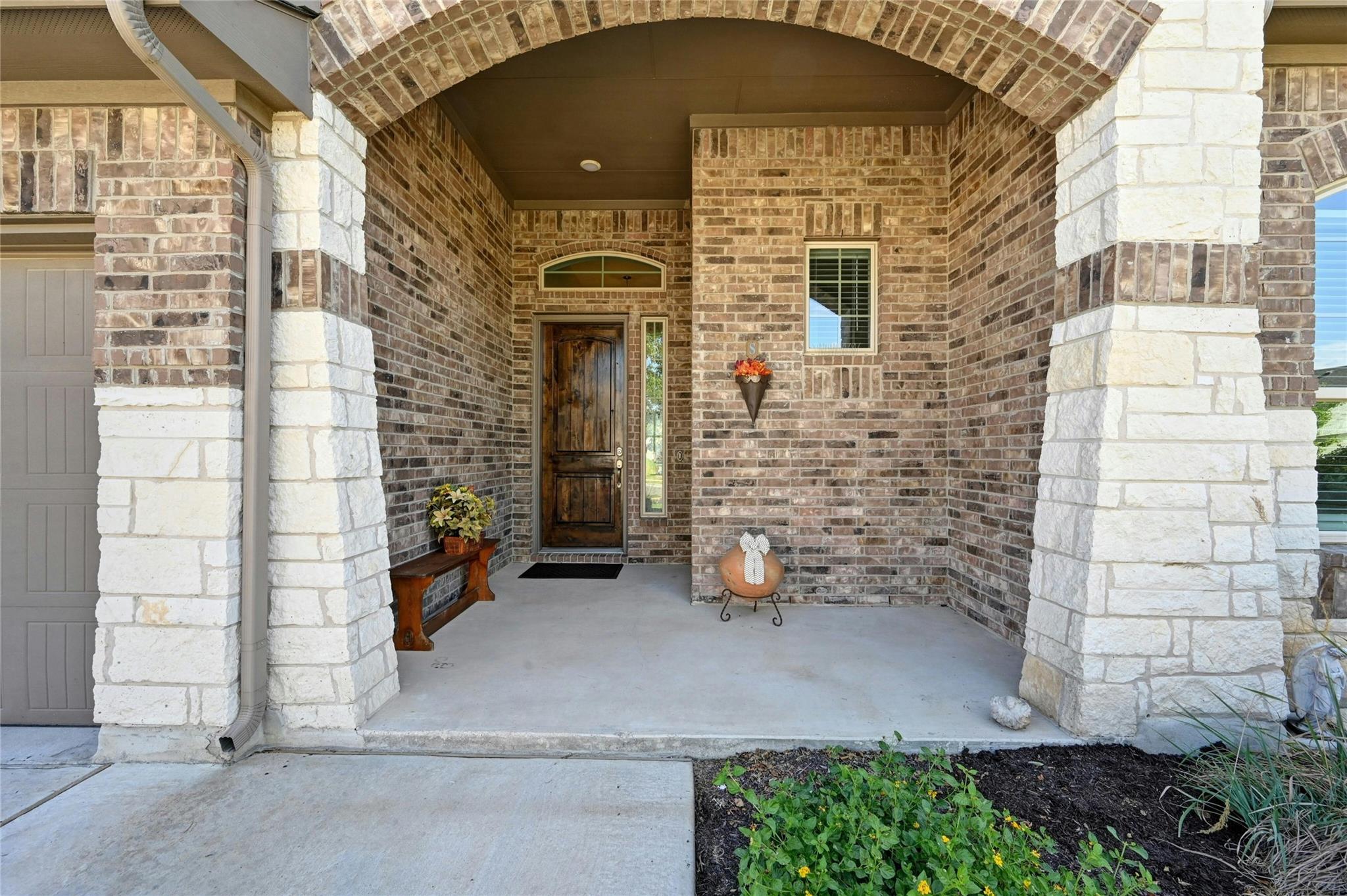 601 Baretta Loop Property Photo 4