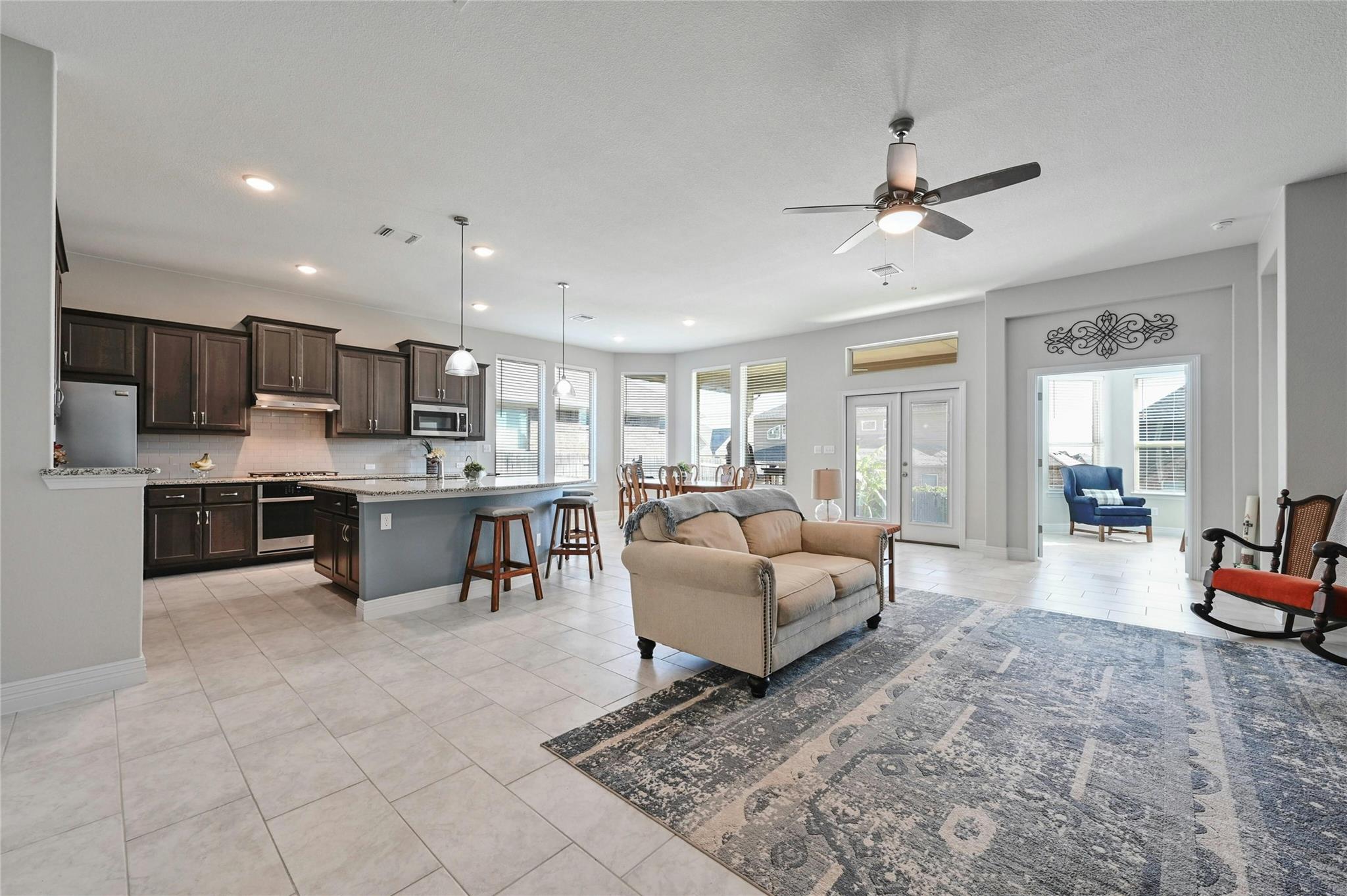601 Baretta Loop Property Photo 7