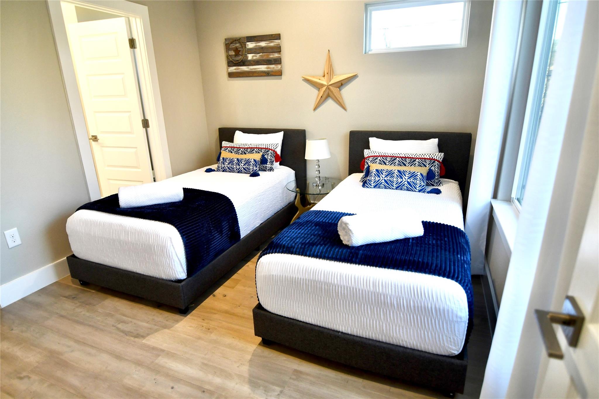 803 E 32 2 Property Photo 11