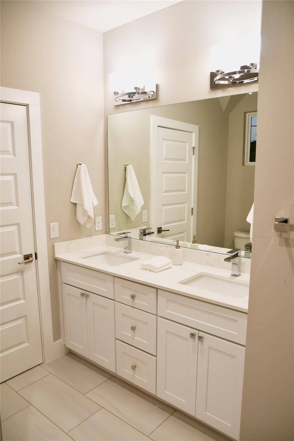 803 E 32 2 Property Photo 24