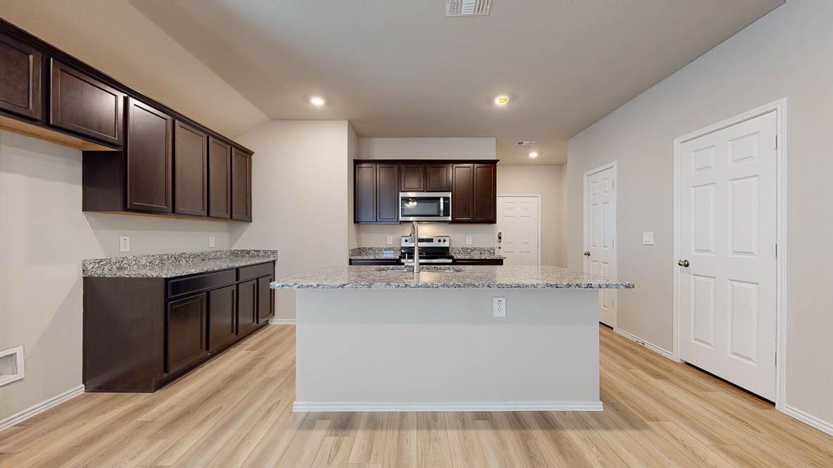 1331 Brookfield St Property Photo 3