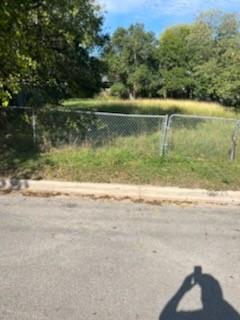 2102 Uphill Ln Property Photo 5