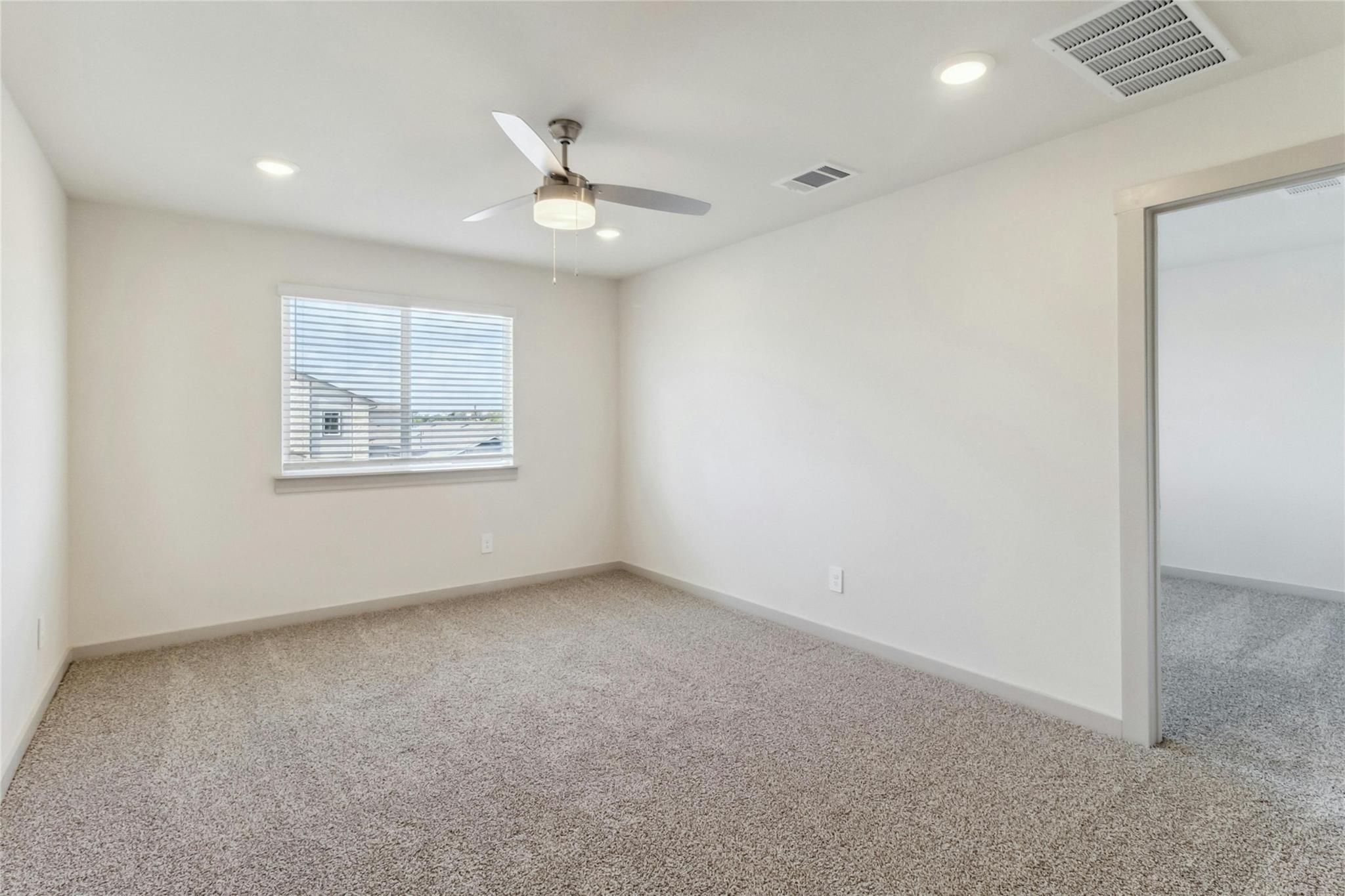108 New Haven St Property Photo 22