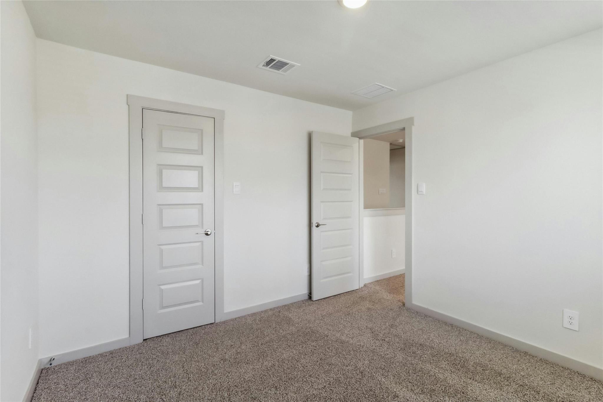 108 New Haven St Property Photo 25
