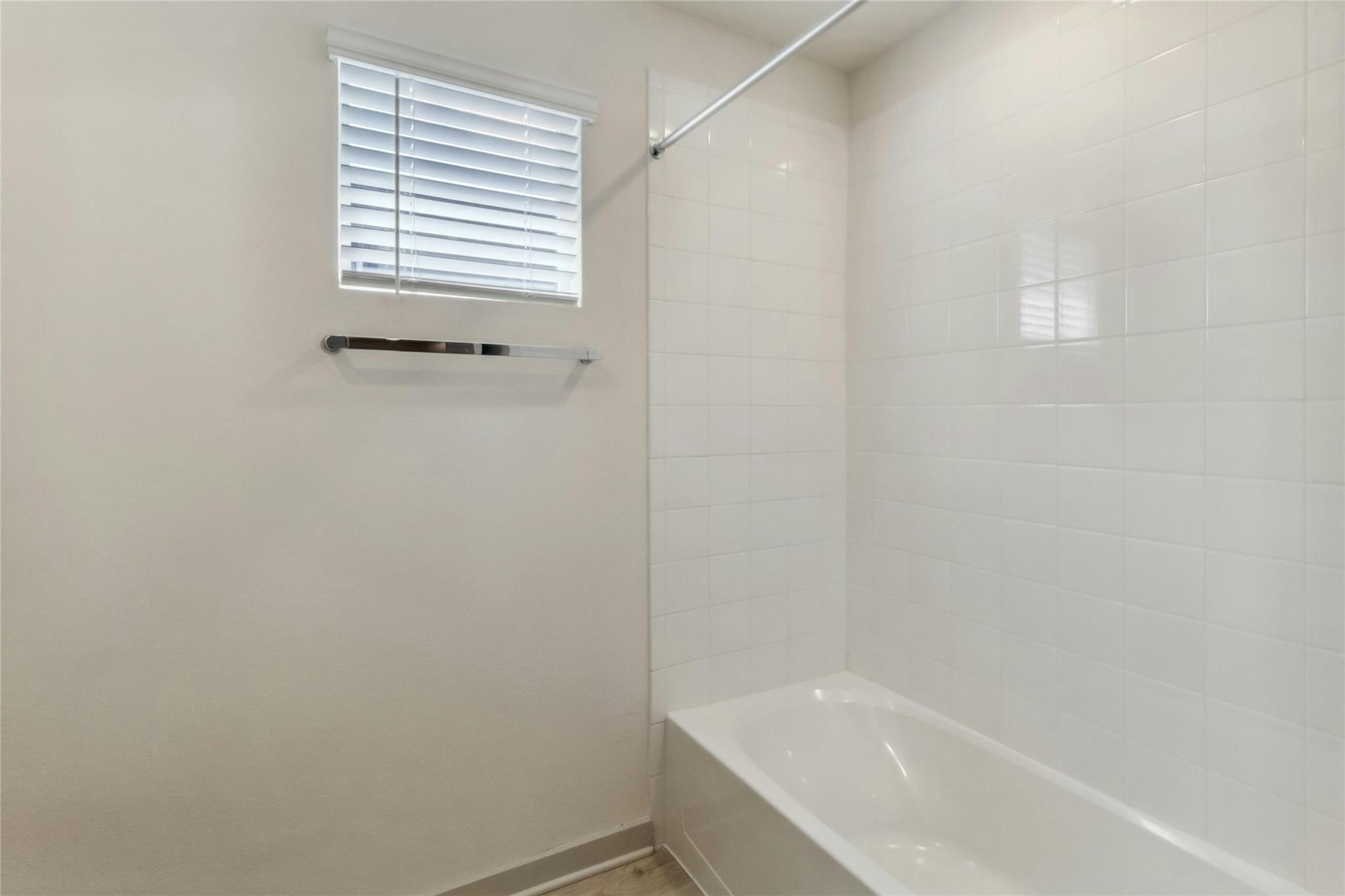 108 New Haven St Property Photo 27