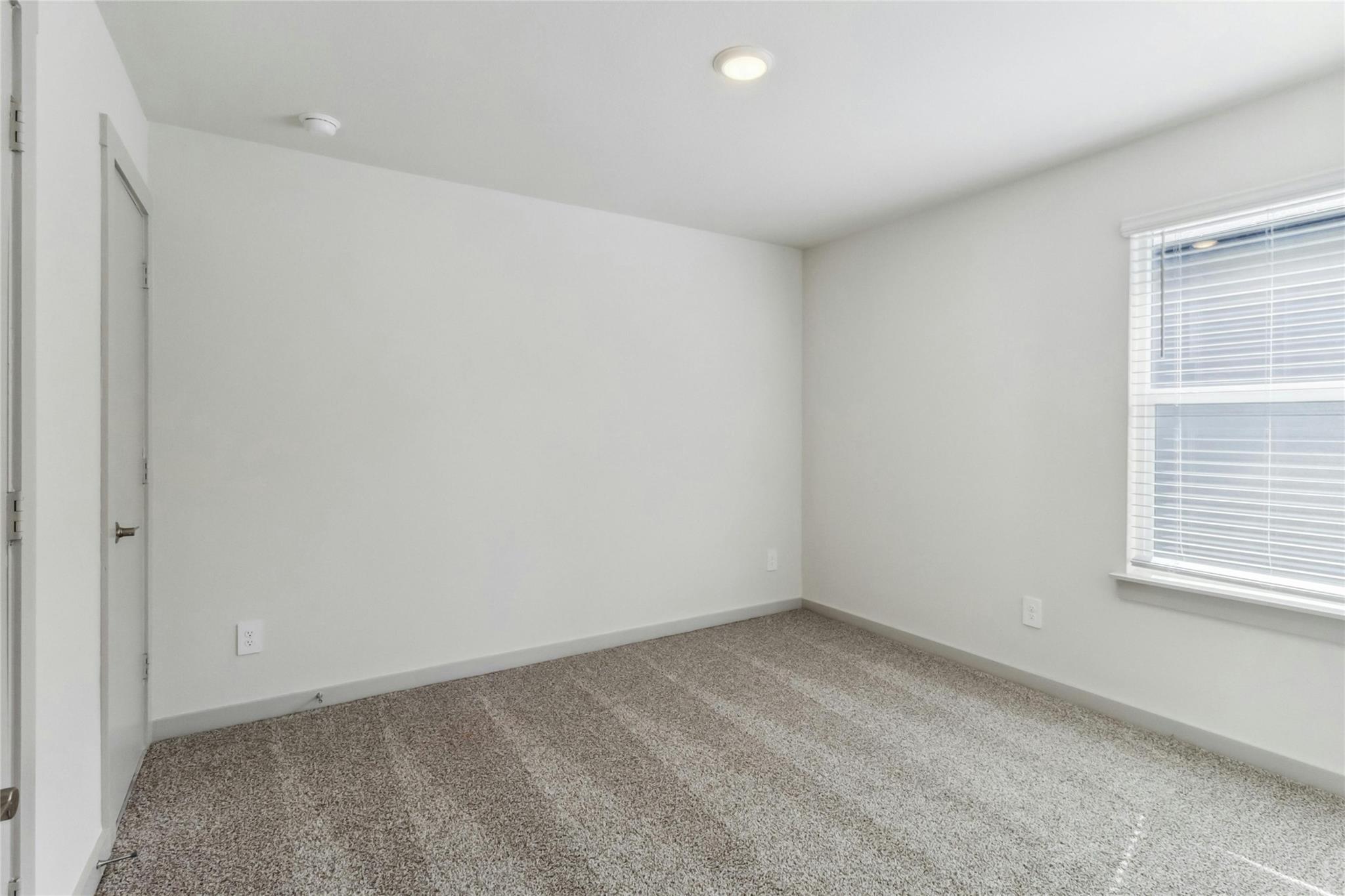 108 New Haven St Property Photo 28