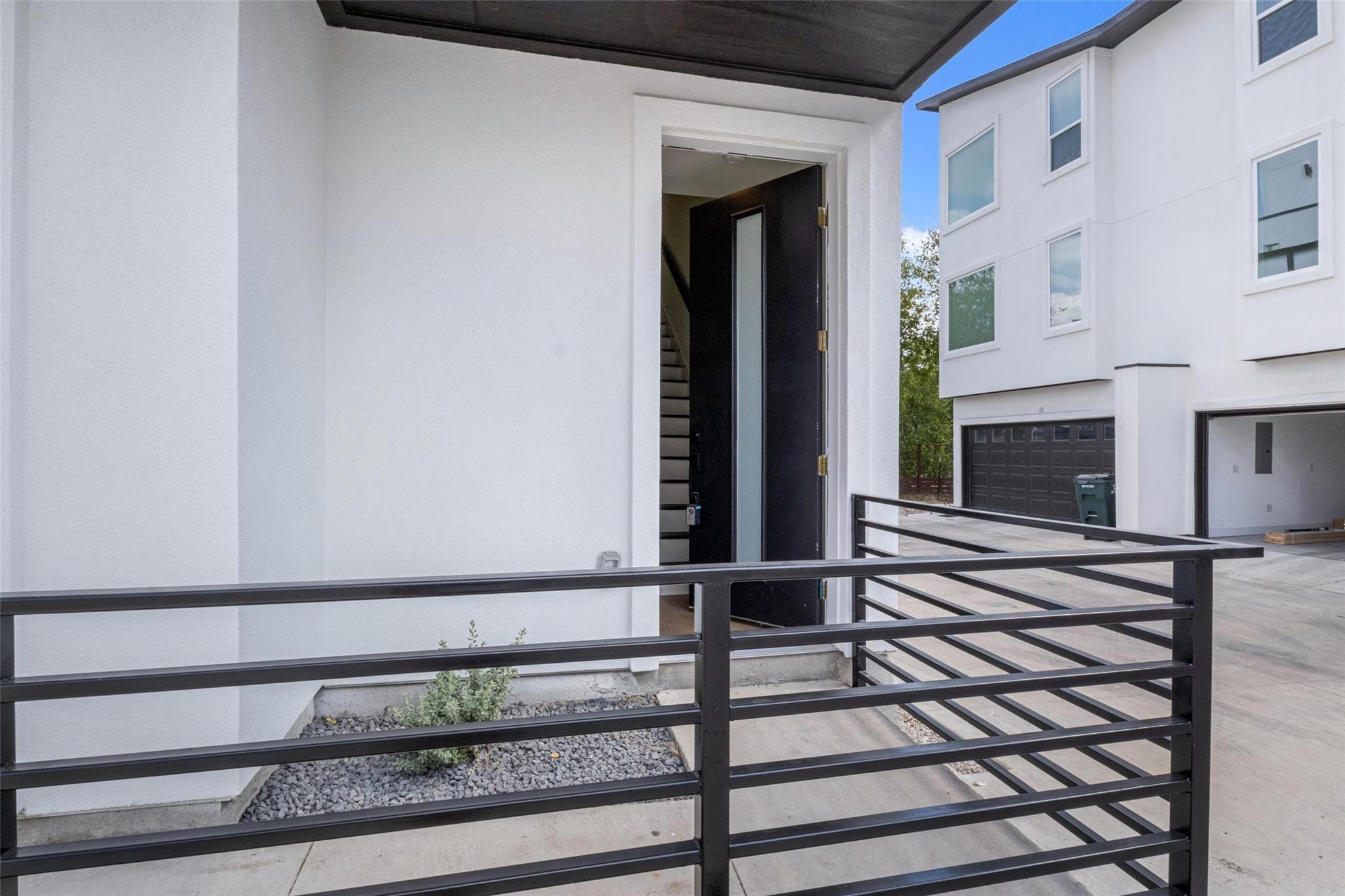 1417 Kramer Ln 20 Property Photo 2