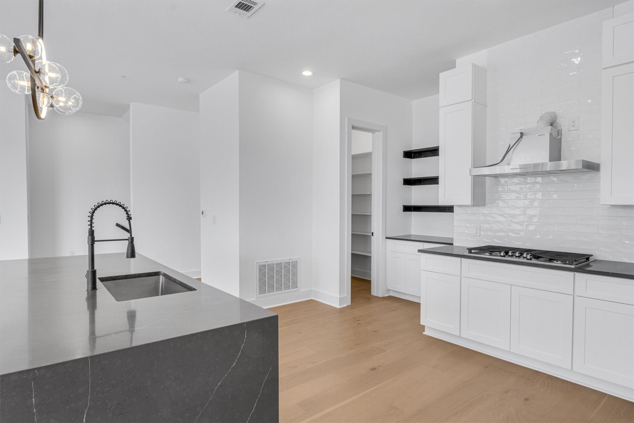 1417 Kramer Ln 20 Property Photo 15