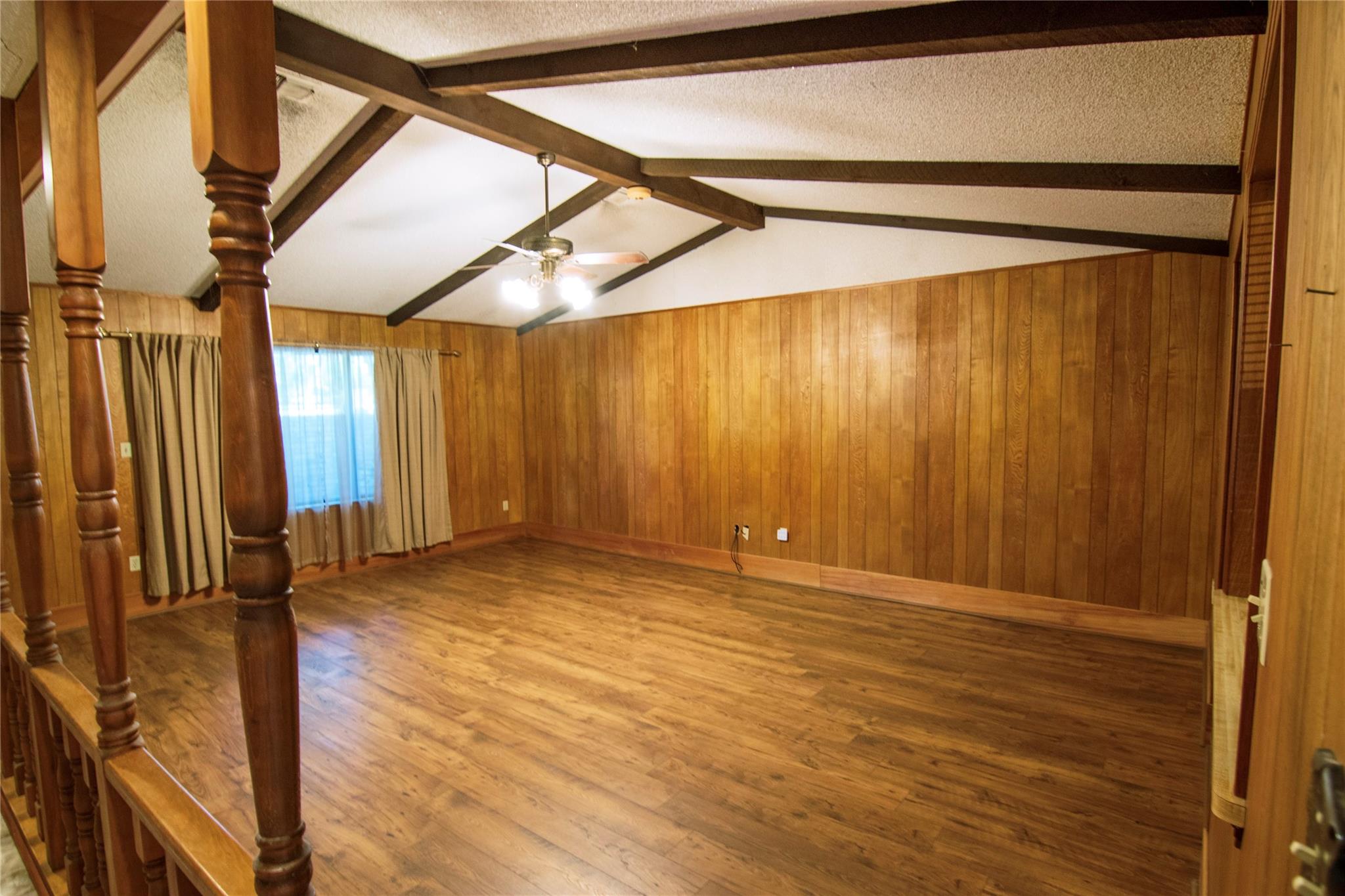 209 Simpson St Property Photo 6