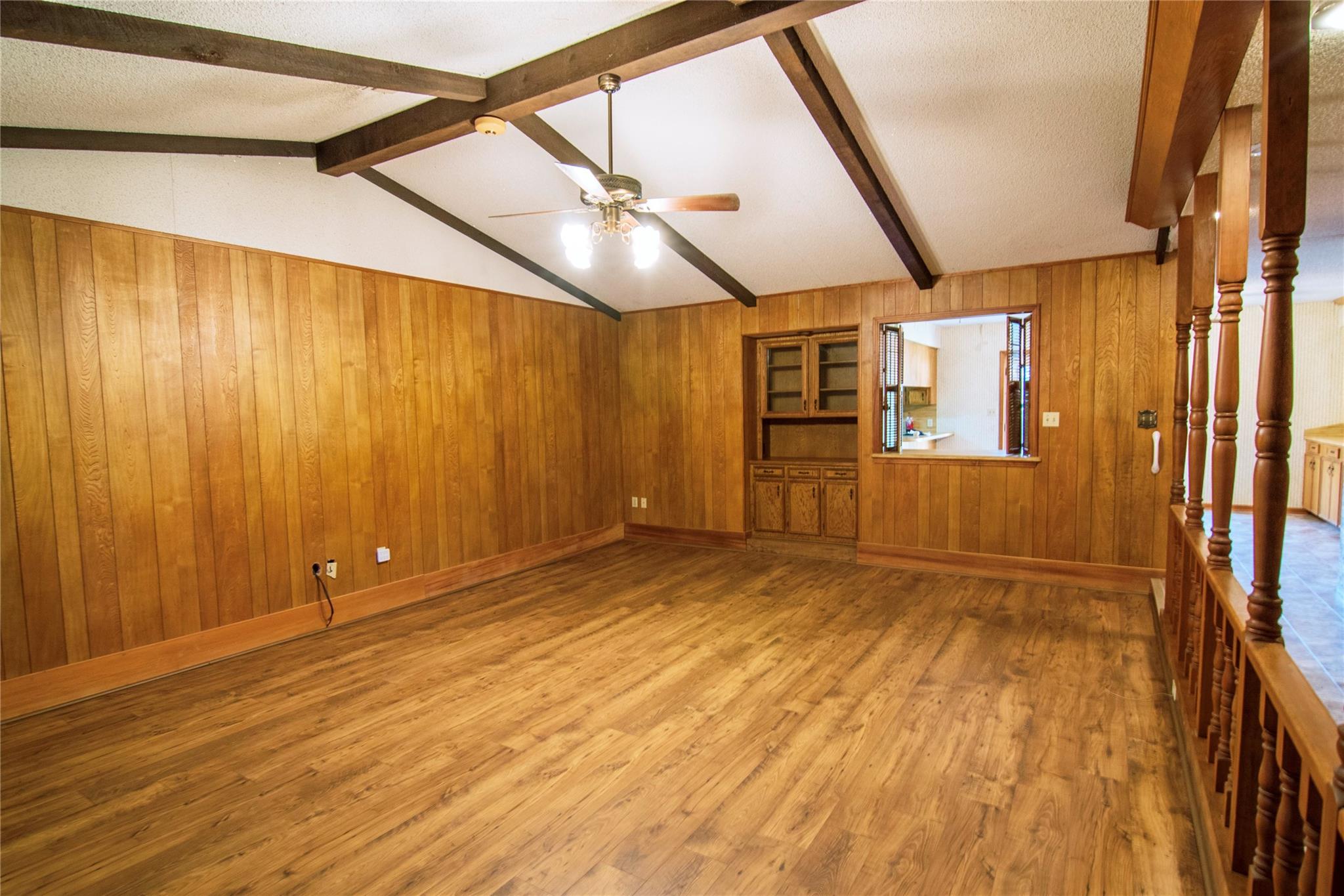 209 Simpson St Property Photo 8