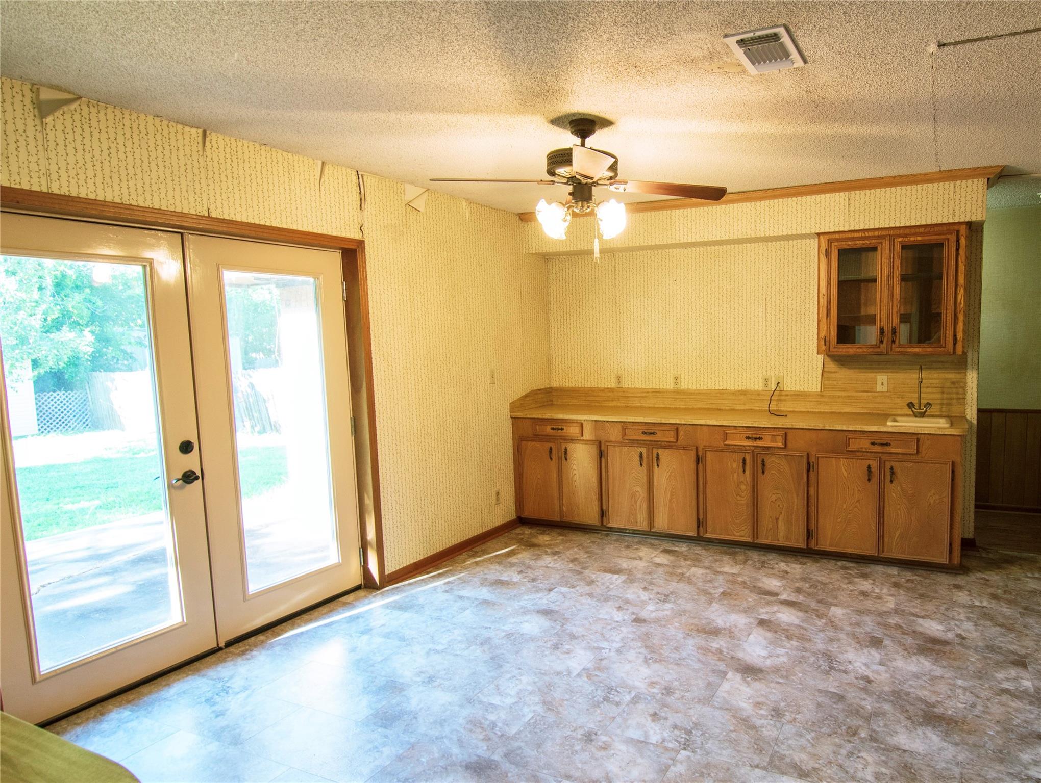 209 Simpson St Property Photo 14