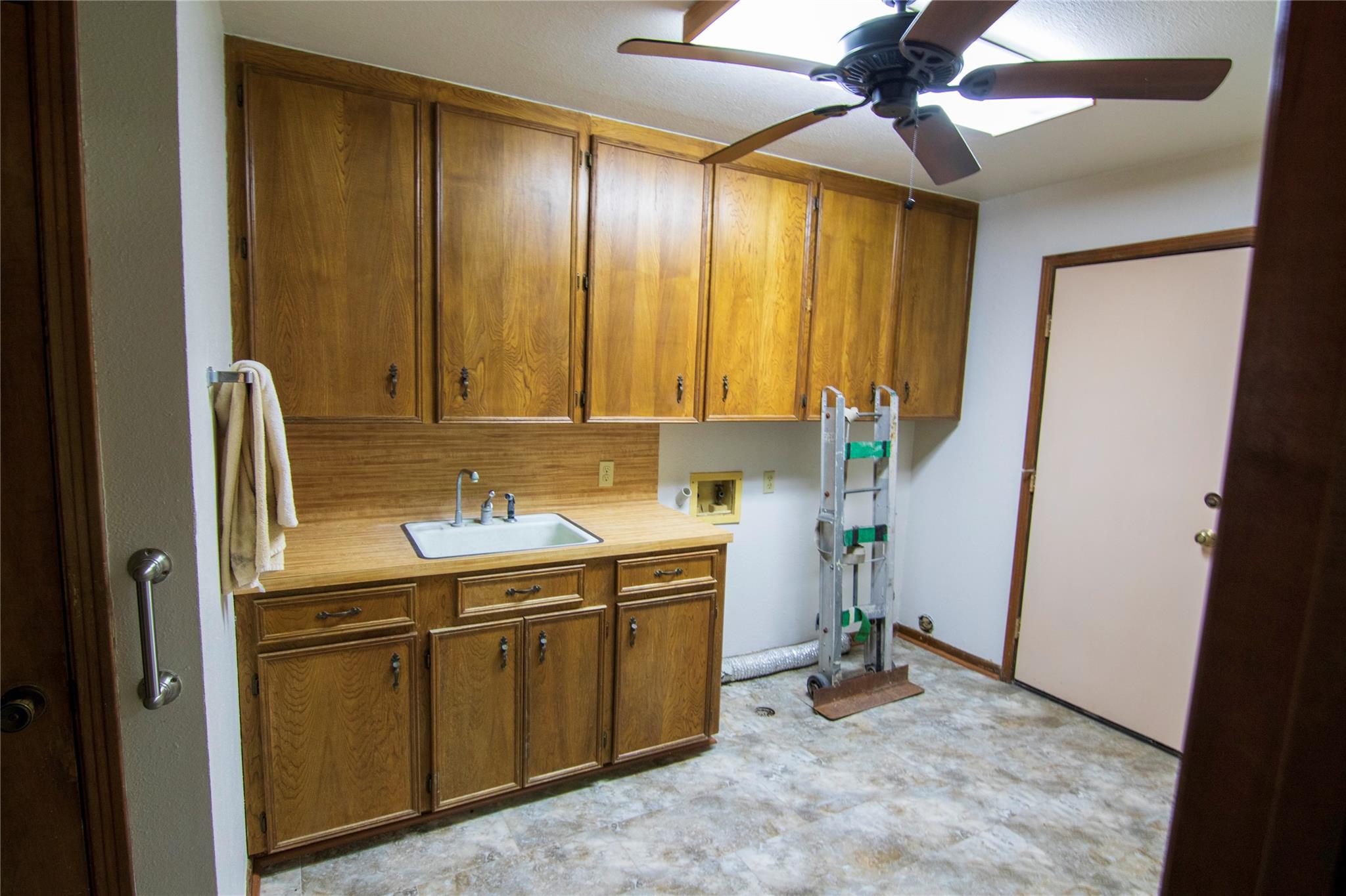 209 Simpson St Property Photo 15