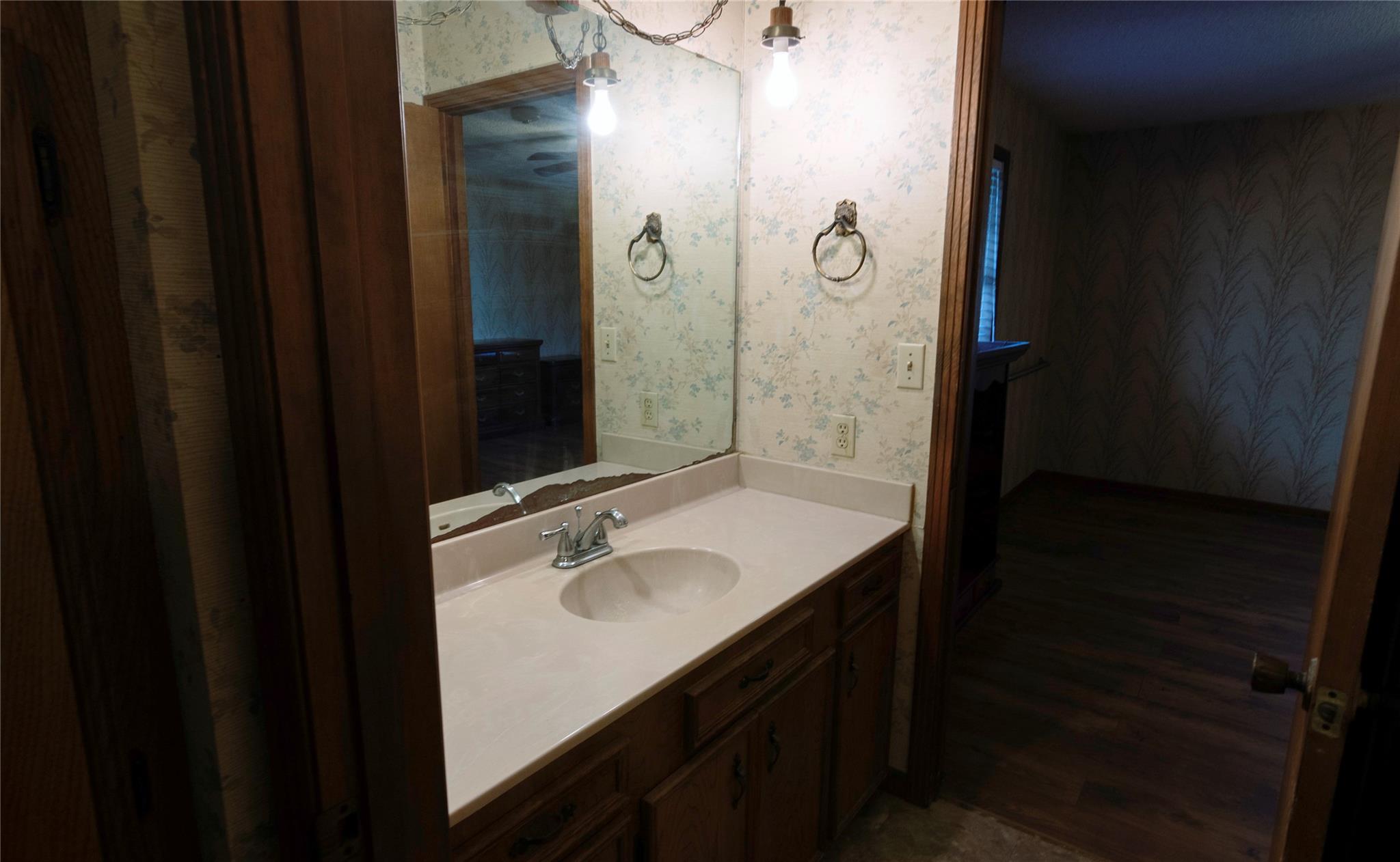 209 Simpson St Property Photo 25