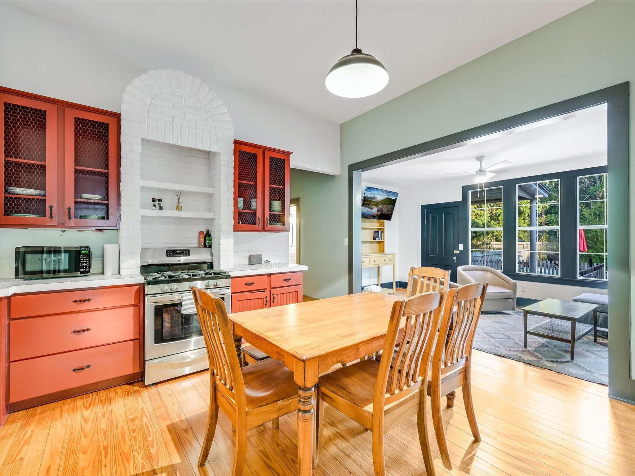 300 Garwood St Property Photo 11
