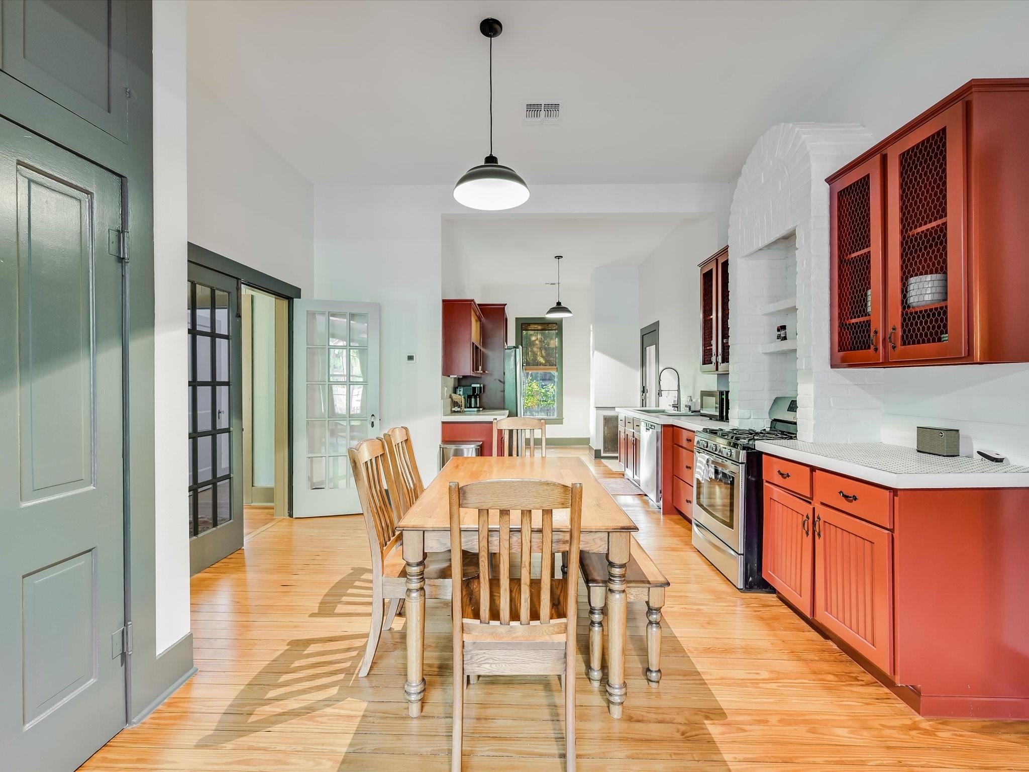 300 Garwood St Property Photo 12