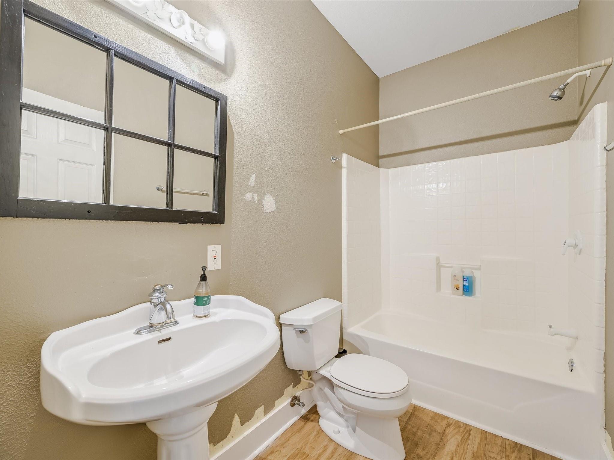 300 Garwood St Property Photo 32