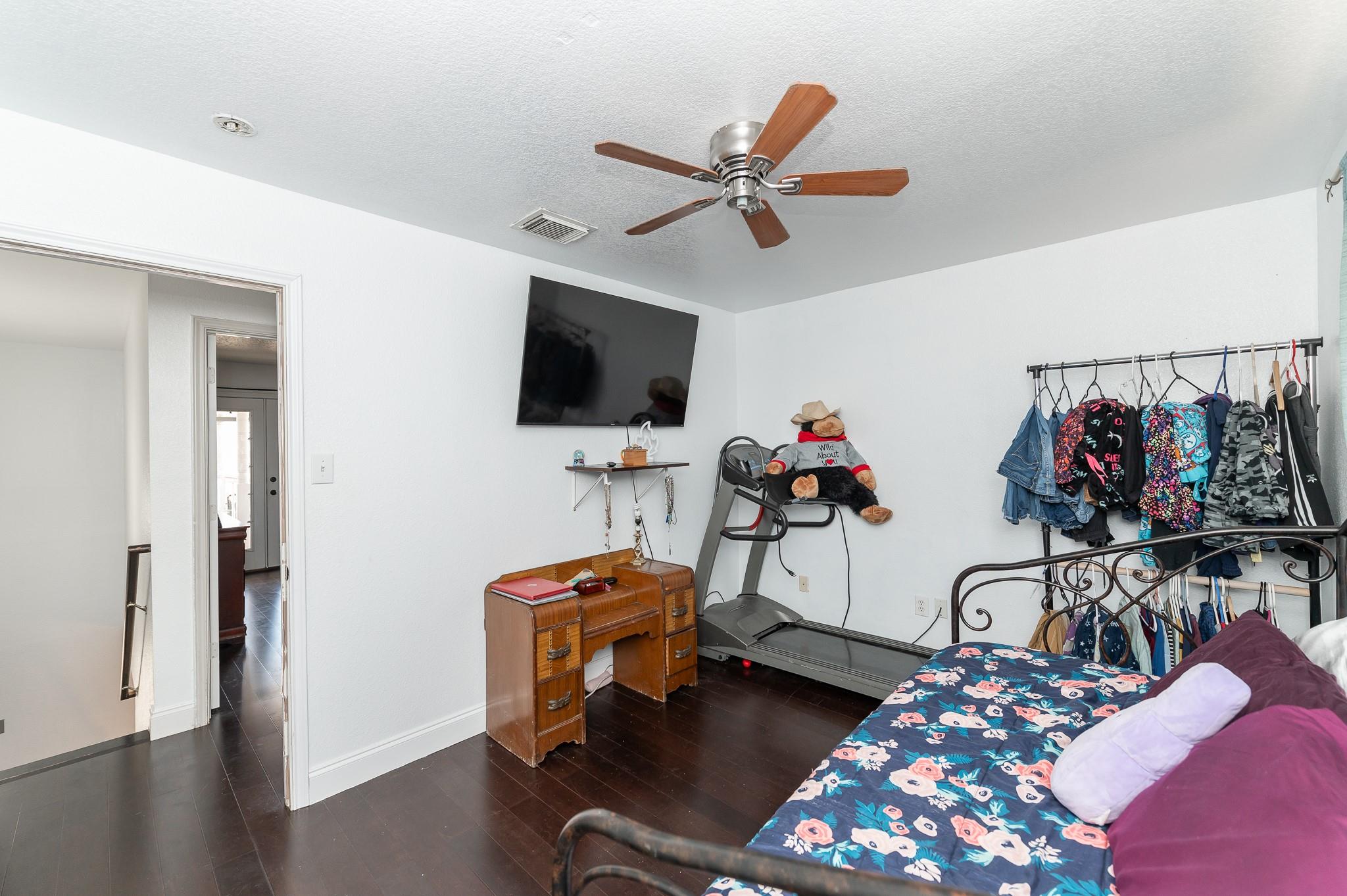 430 Park Dr Property Photo 11