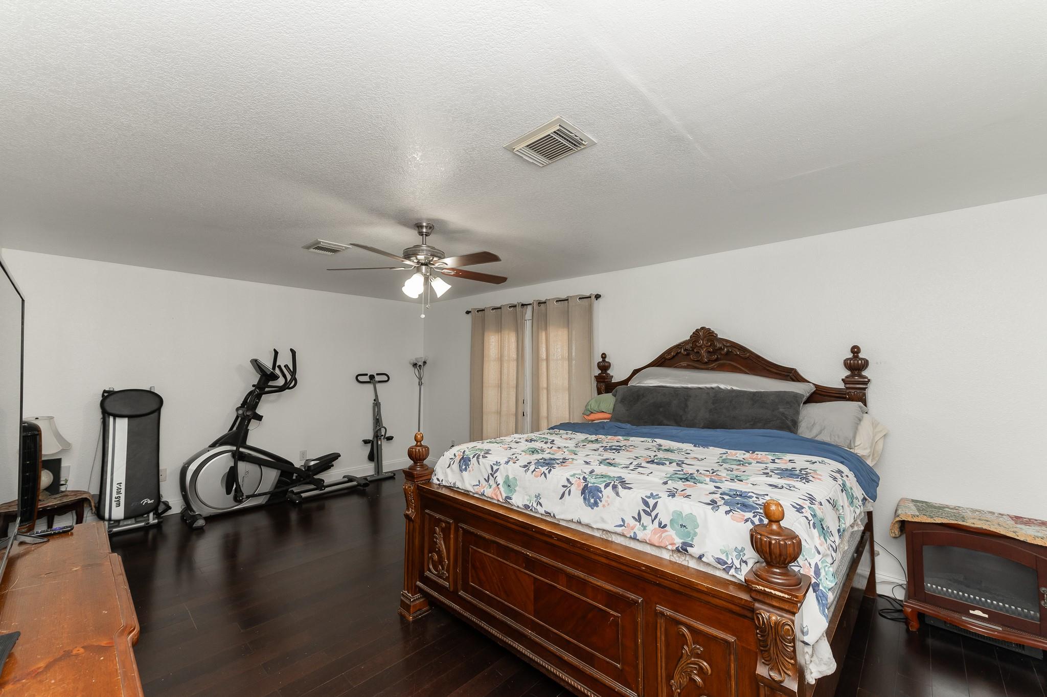 430 Park Dr Property Photo 13