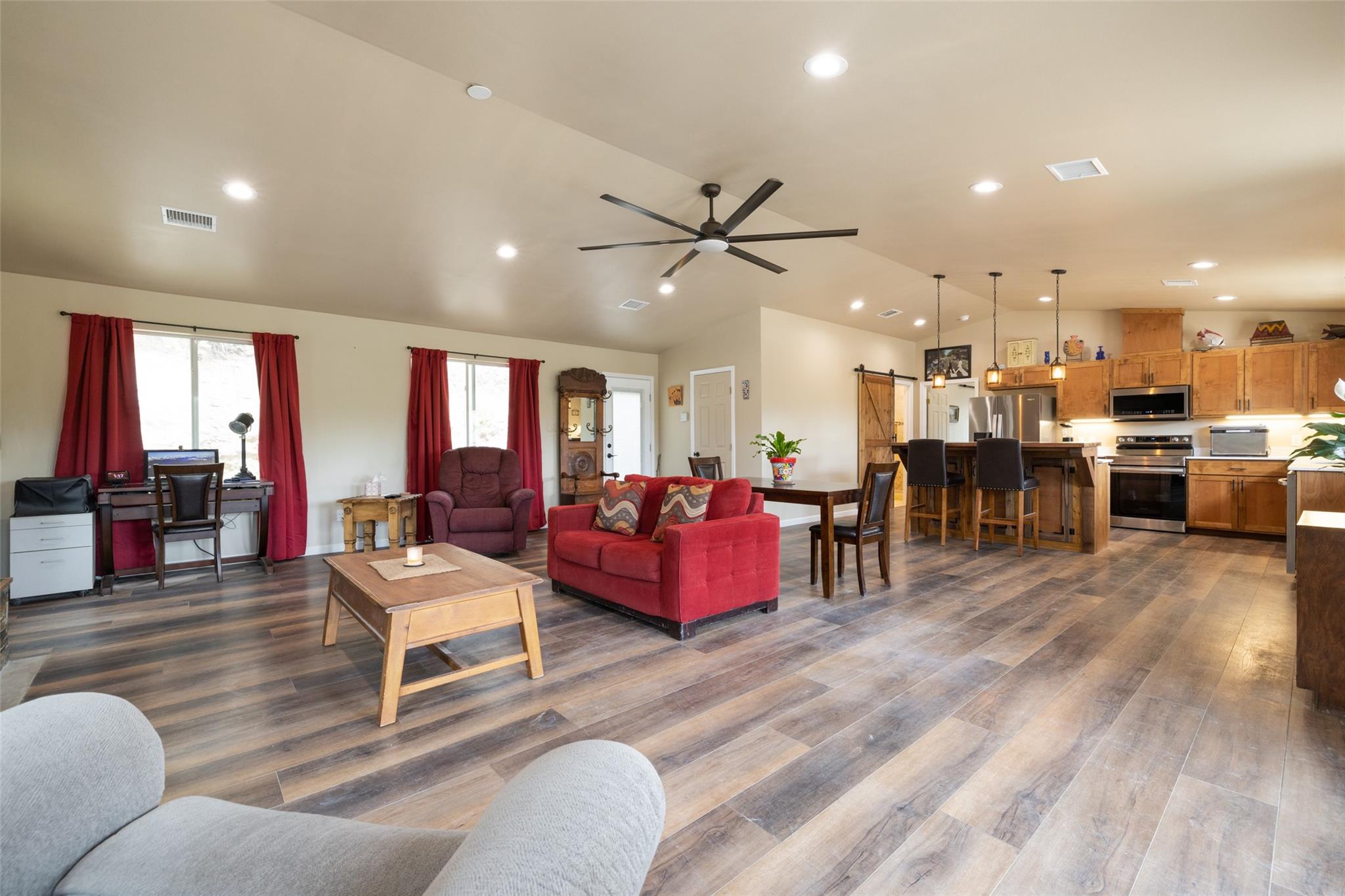 15101 Dexler Dr Property Photo 5