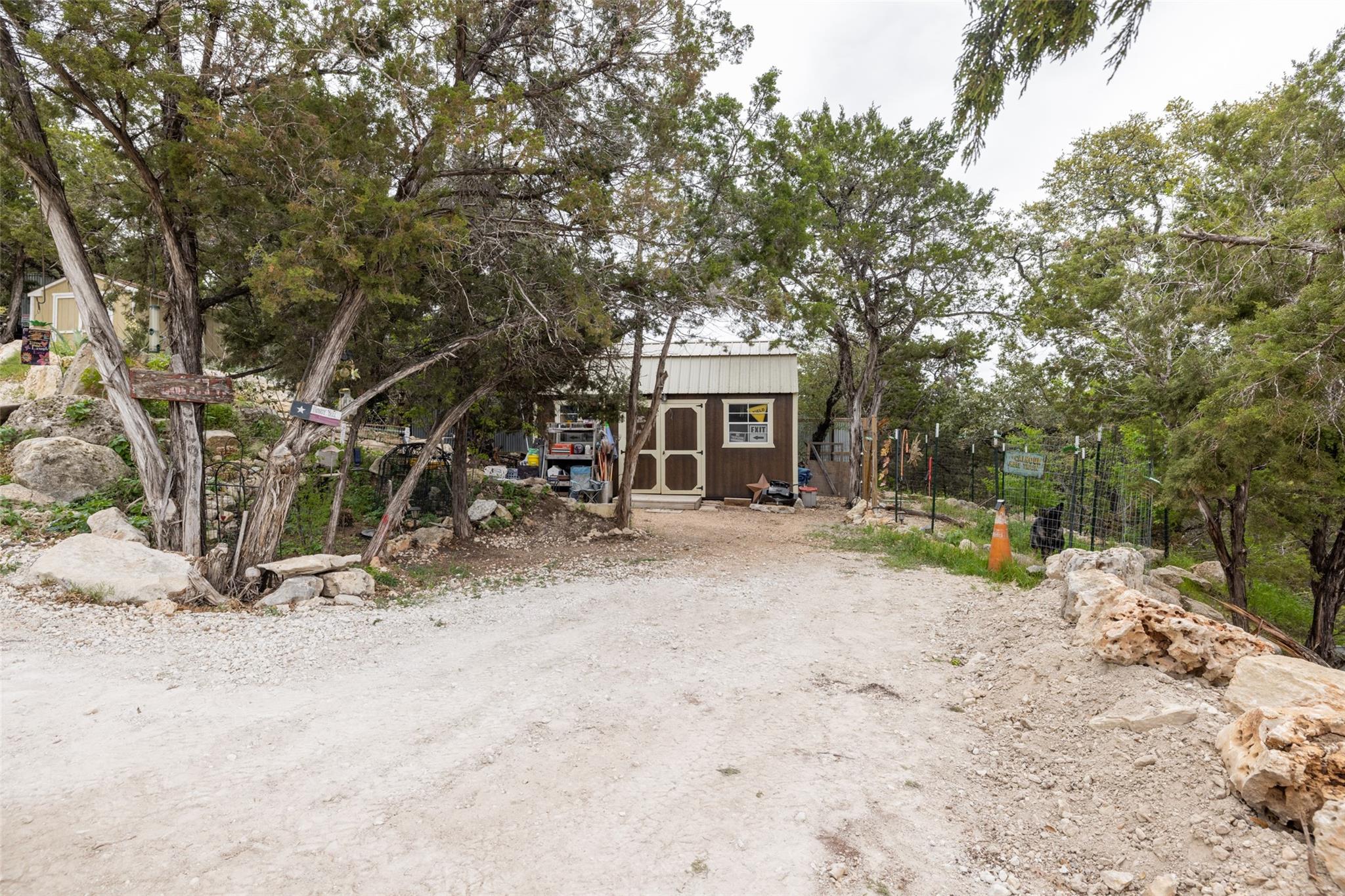 15101 Dexler Dr Property Photo 24