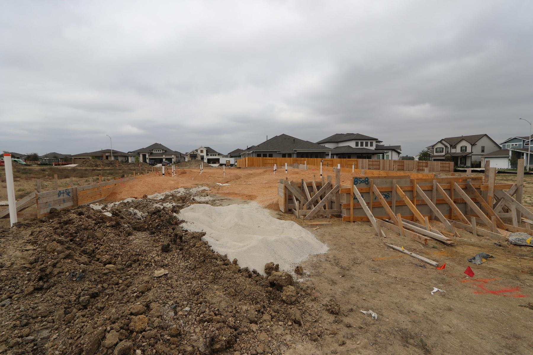 8508 Endale Arch Dr Property Photo 2