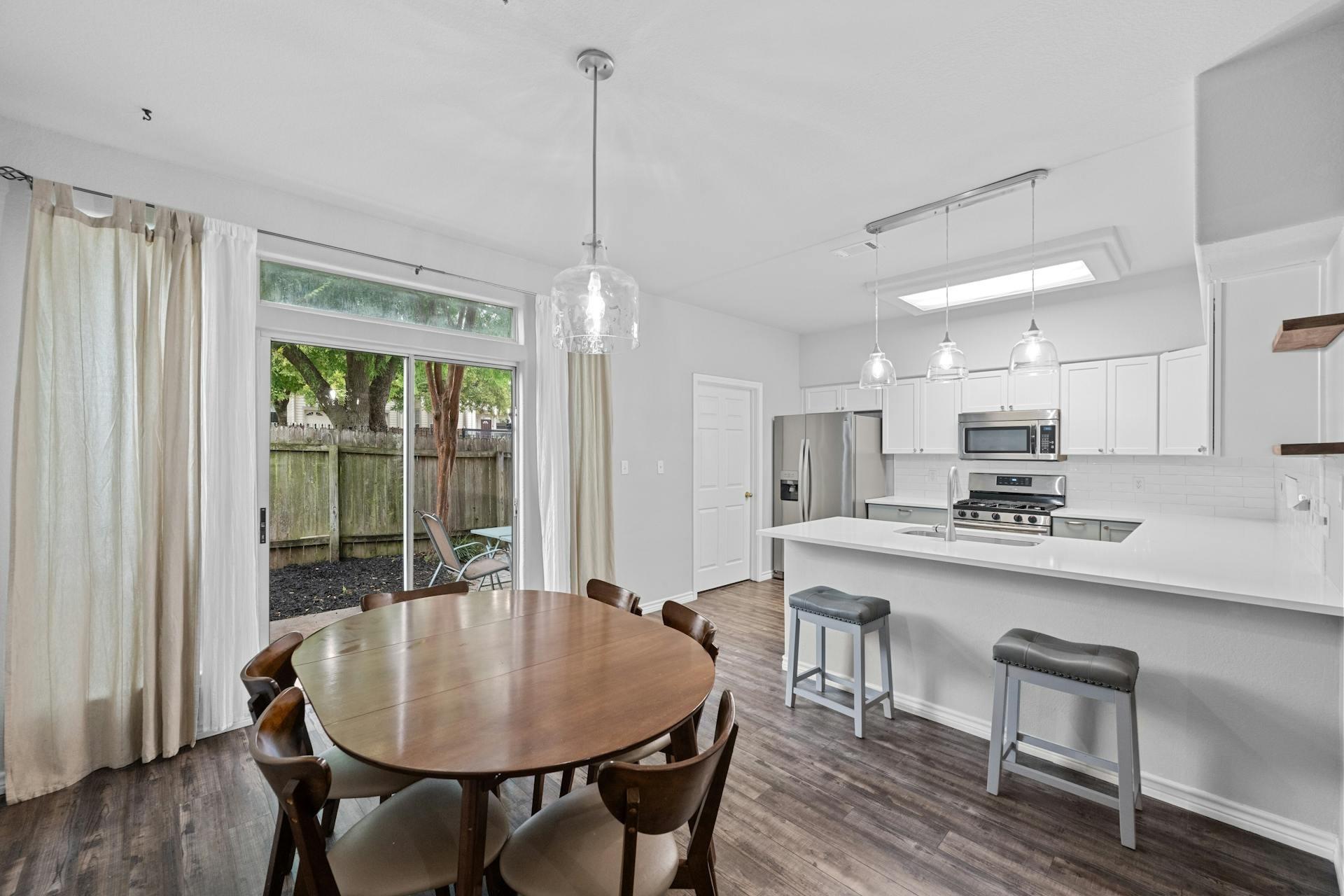 12253 Abbey Glen Ln D Property Photo 5