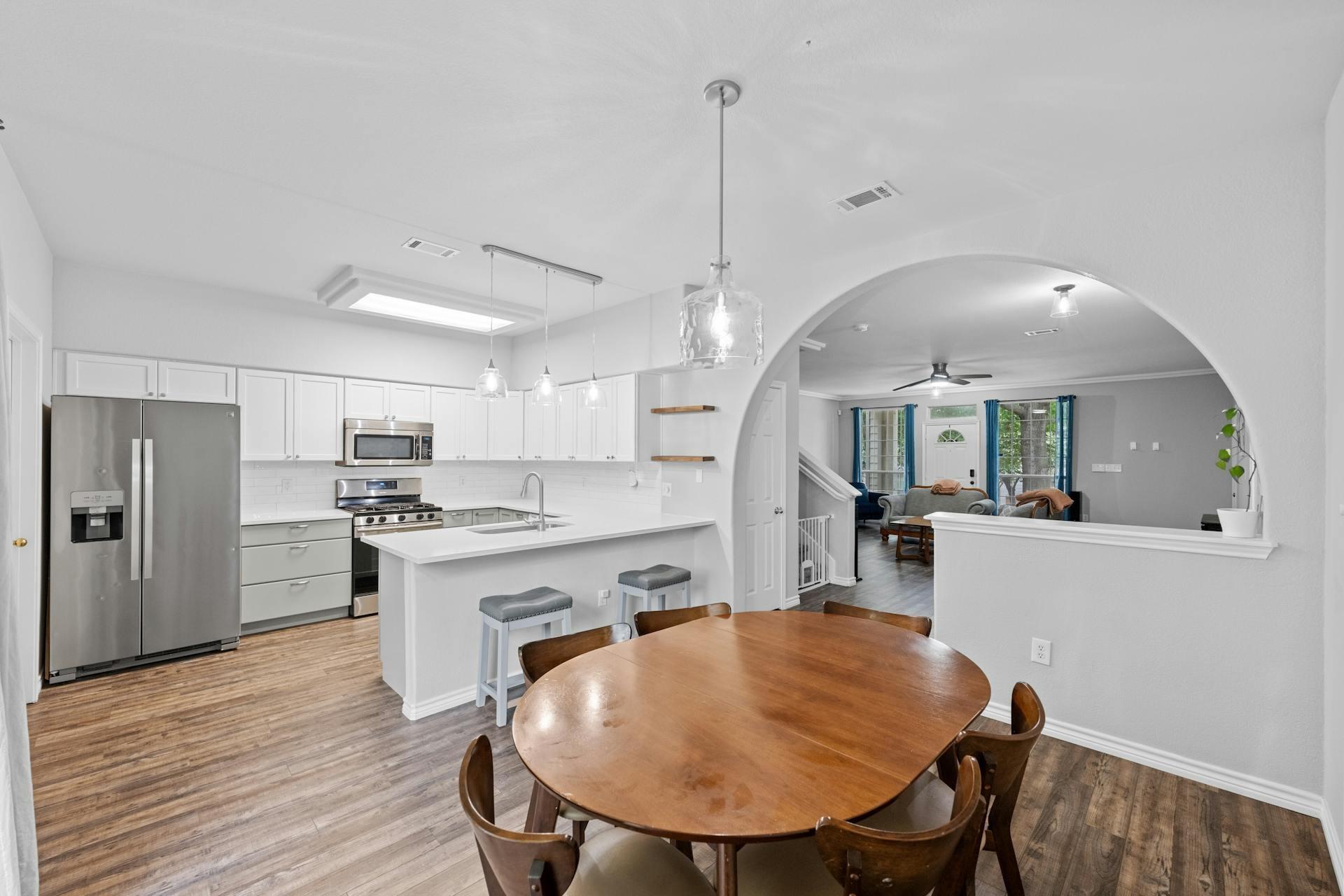 12253 Abbey Glen Ln D Property Photo 6