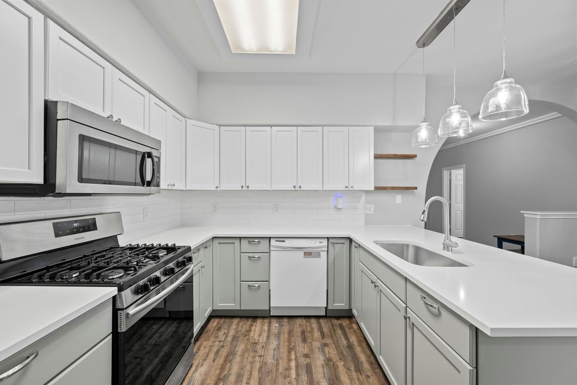 12253 Abbey Glen Ln D Property Photo 9