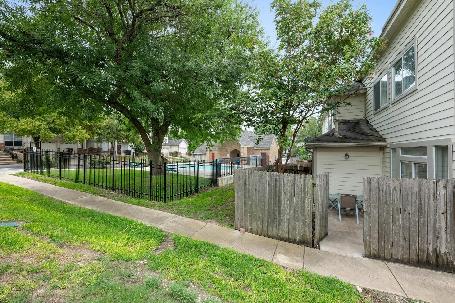 12253 Abbey Glen Ln D Property Photo 25