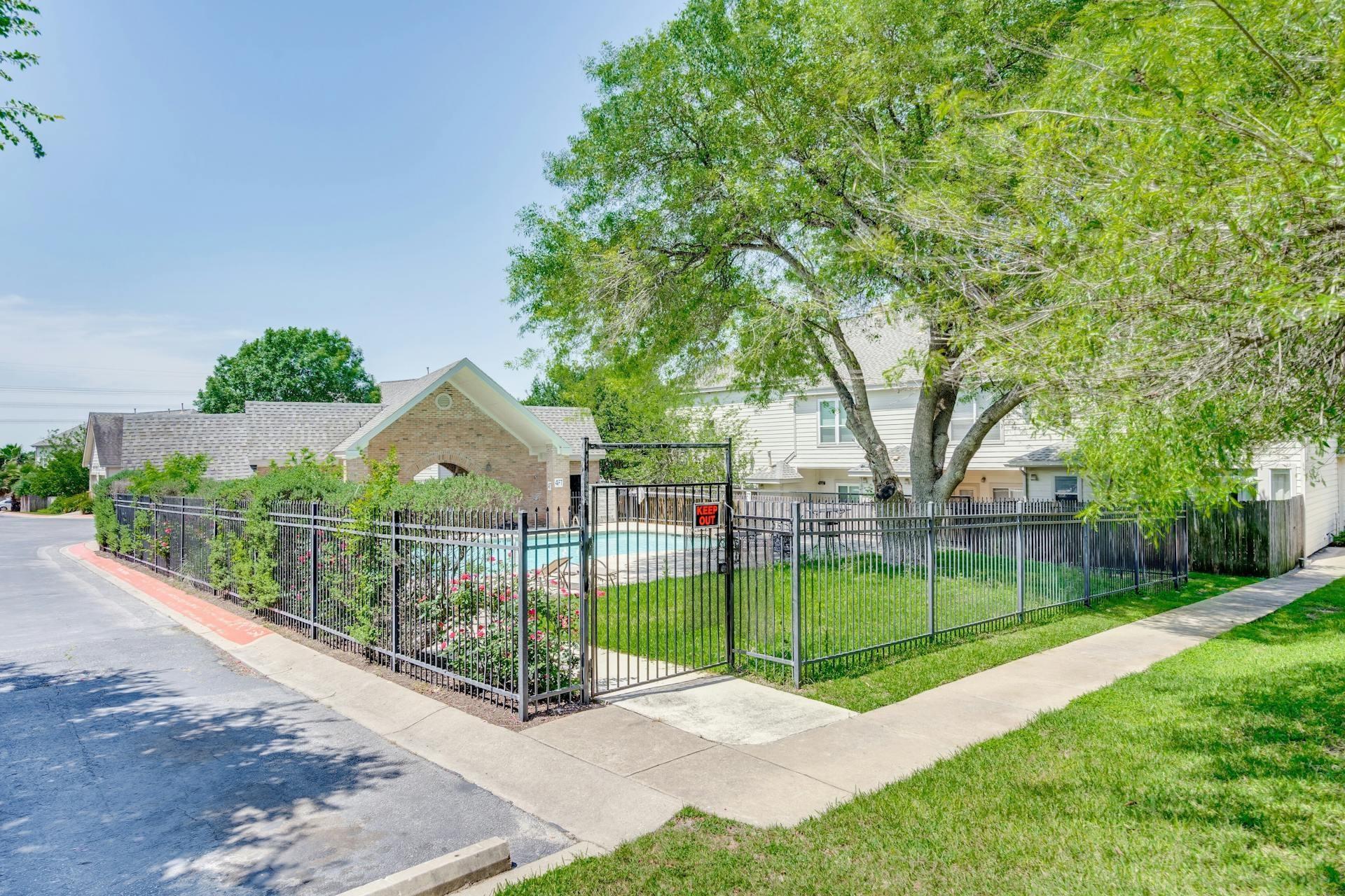 12253 Abbey Glen Ln D Property Photo 30