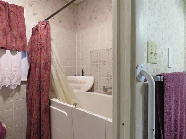 110 W Lakecrest Dr Property Photo 15