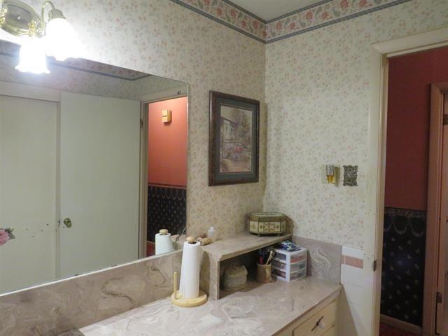 110 W Lakecrest Dr Property Photo 18