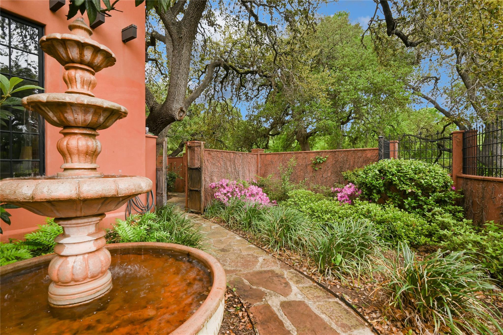 1887 Arbolas Ct Property Photo 22