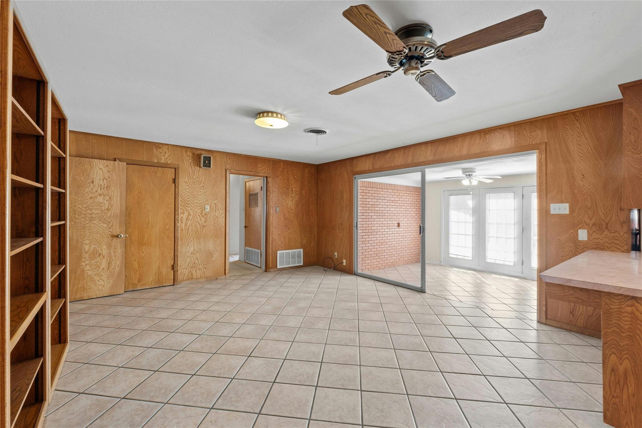 1311 Ridgehaven Dr Property Photo 6