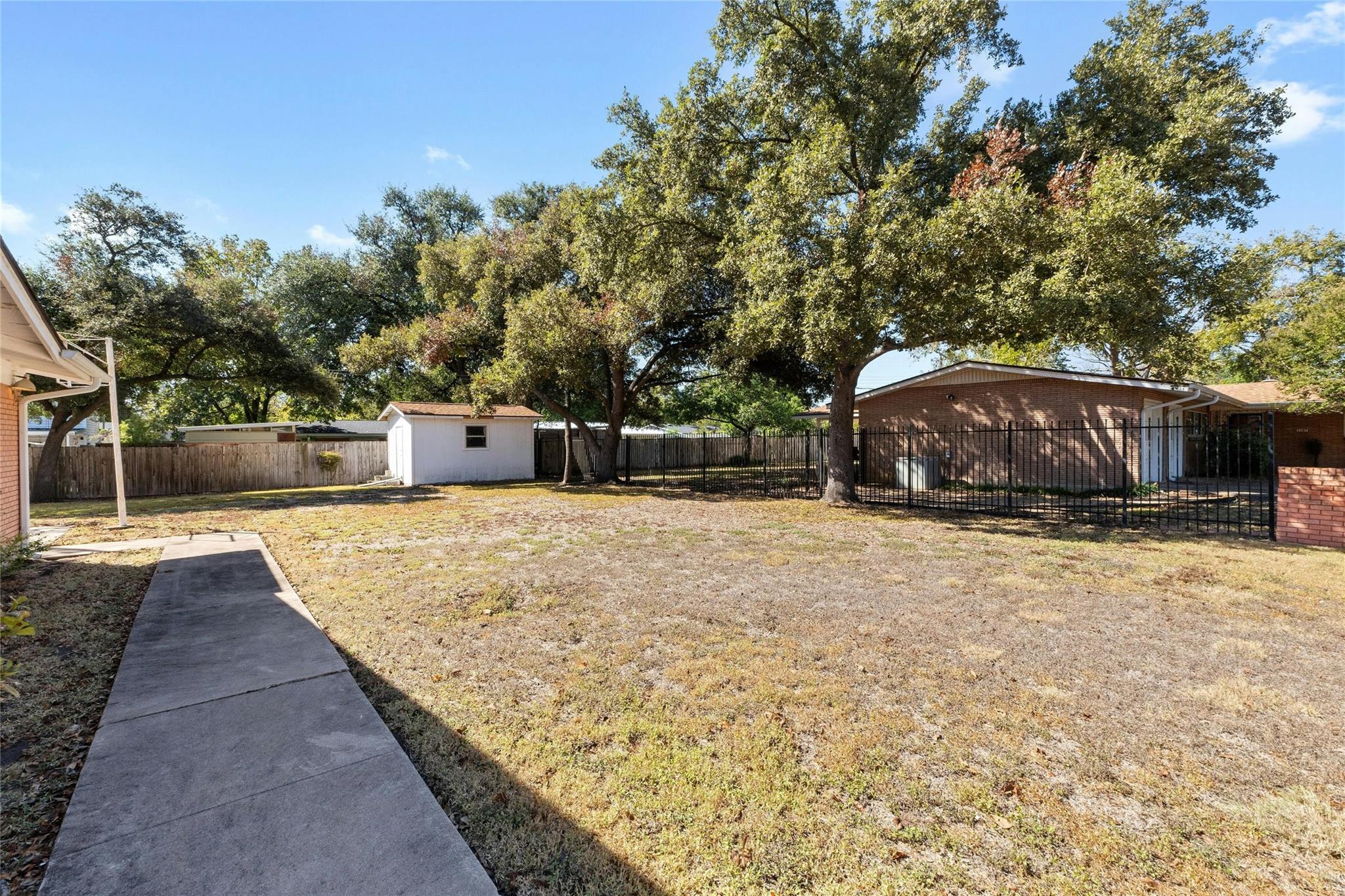 1311 Ridgehaven Dr Property Photo 32