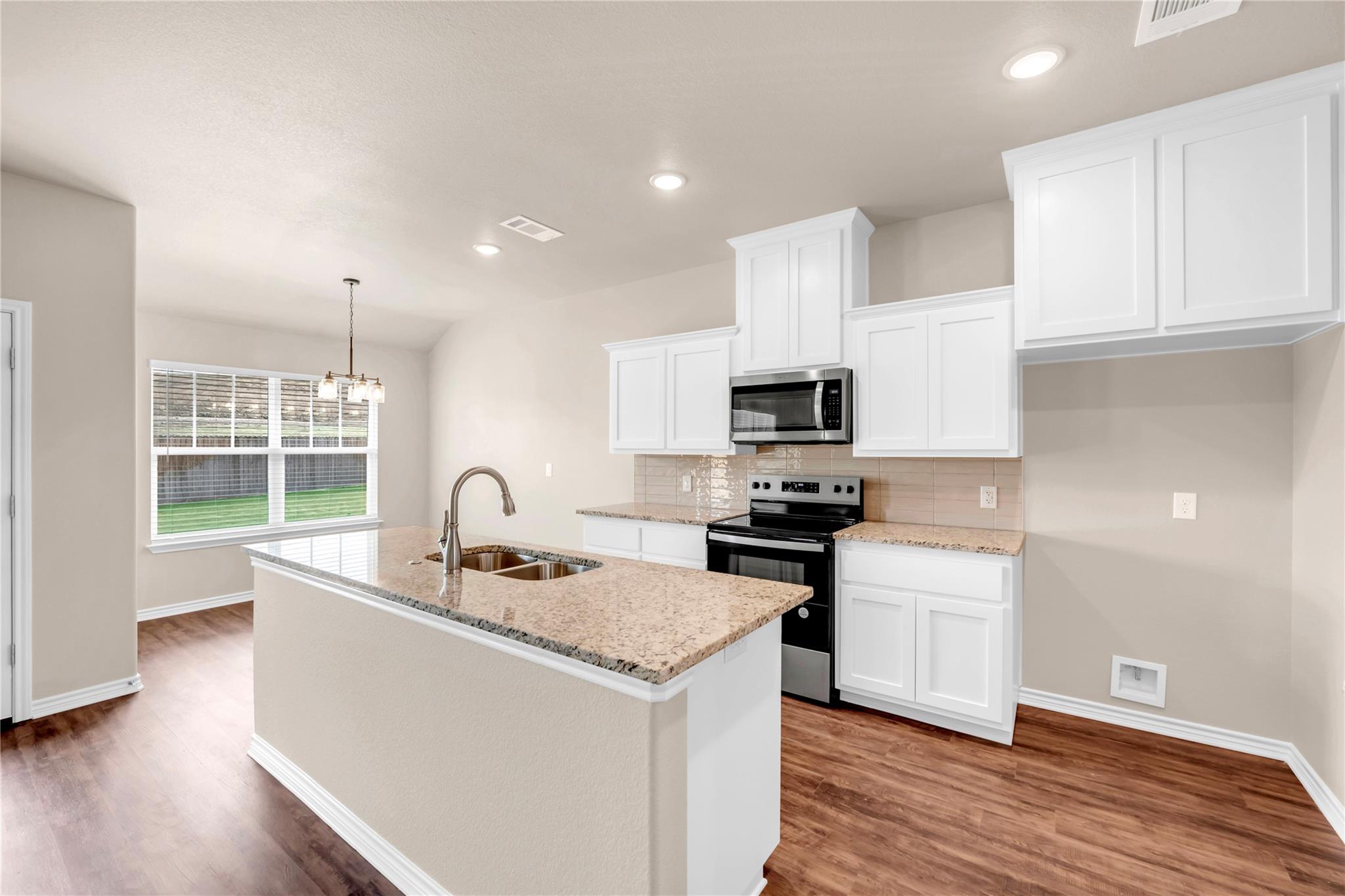 801 Coke St Property Photo 3