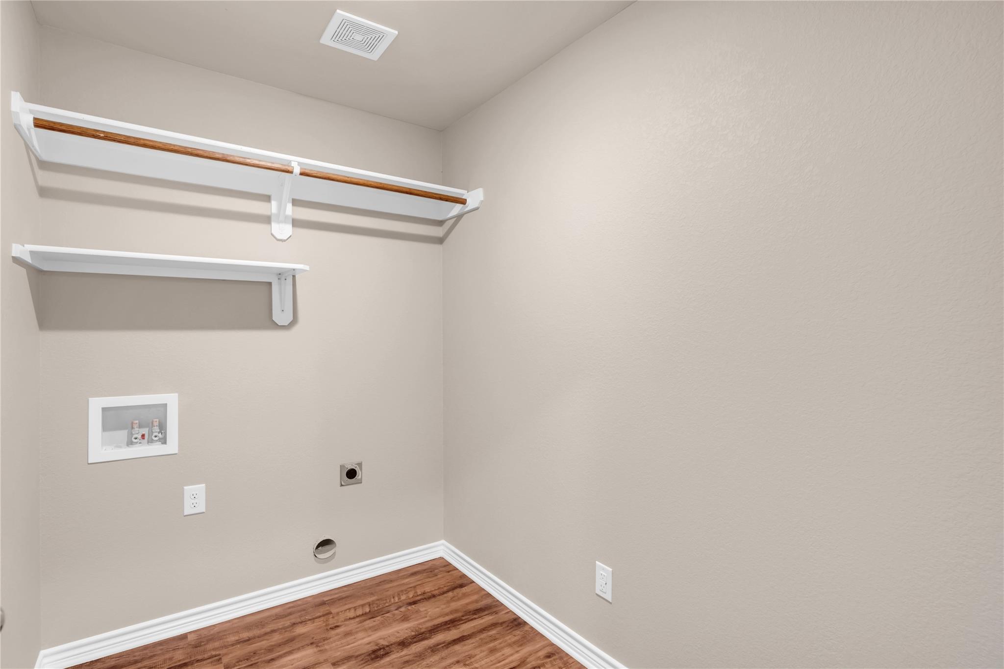 801 Coke St Property Photo 6