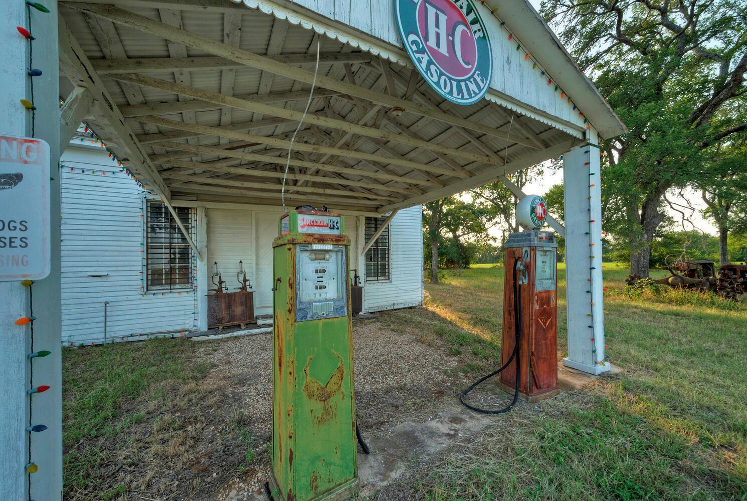 1368 Fm 969 Highway Property Photo 8