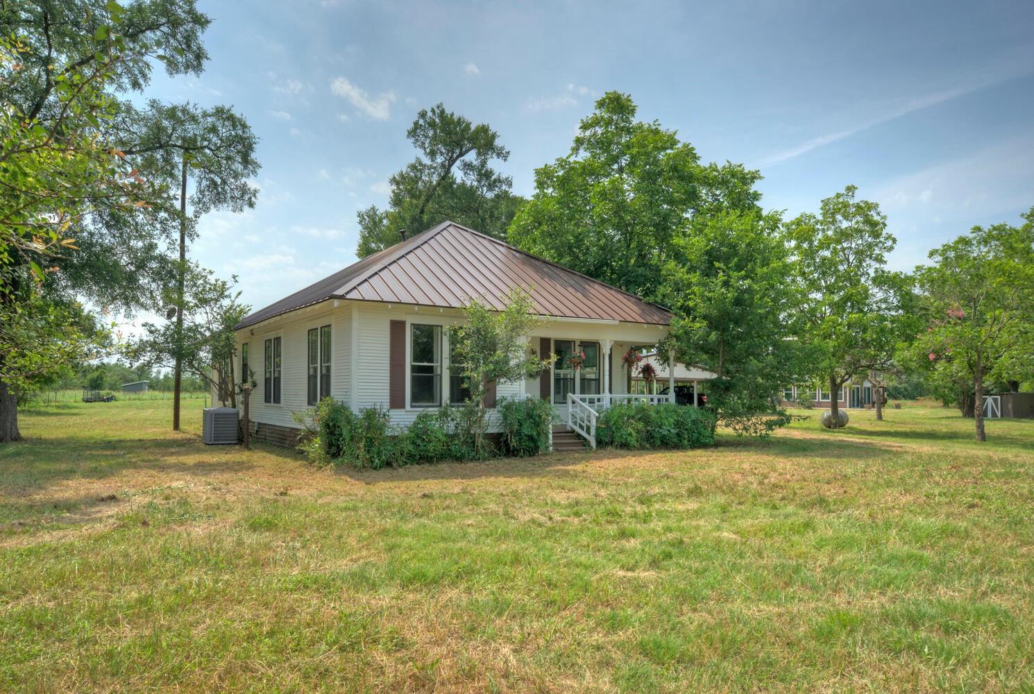 1368 Fm 969 Highway Property Photo 14
