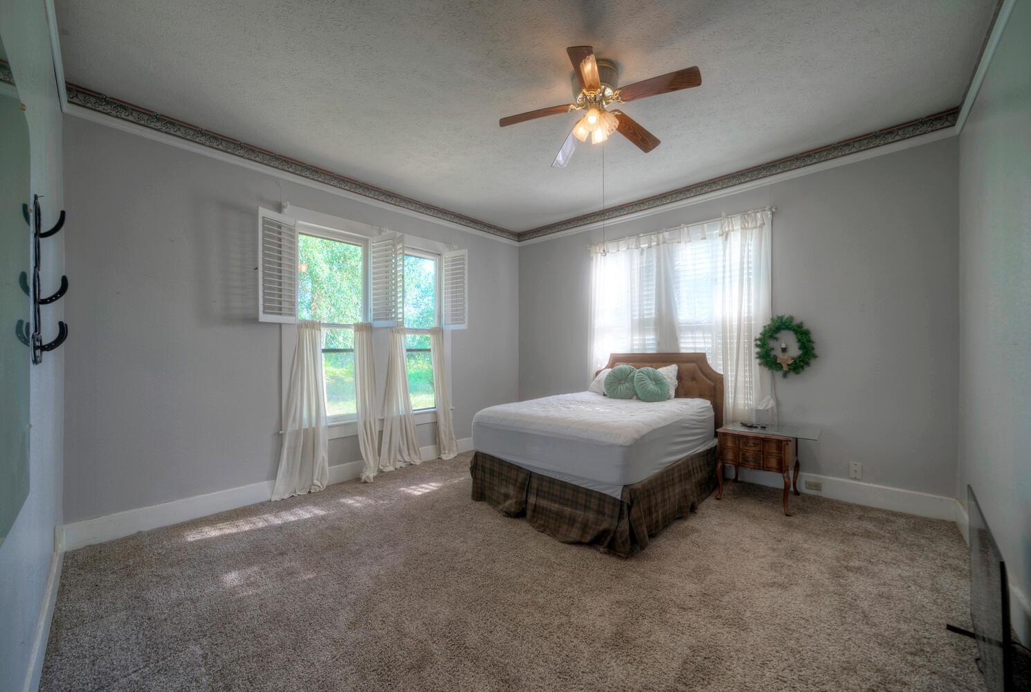 1368 Fm 969 Highway Property Photo 17