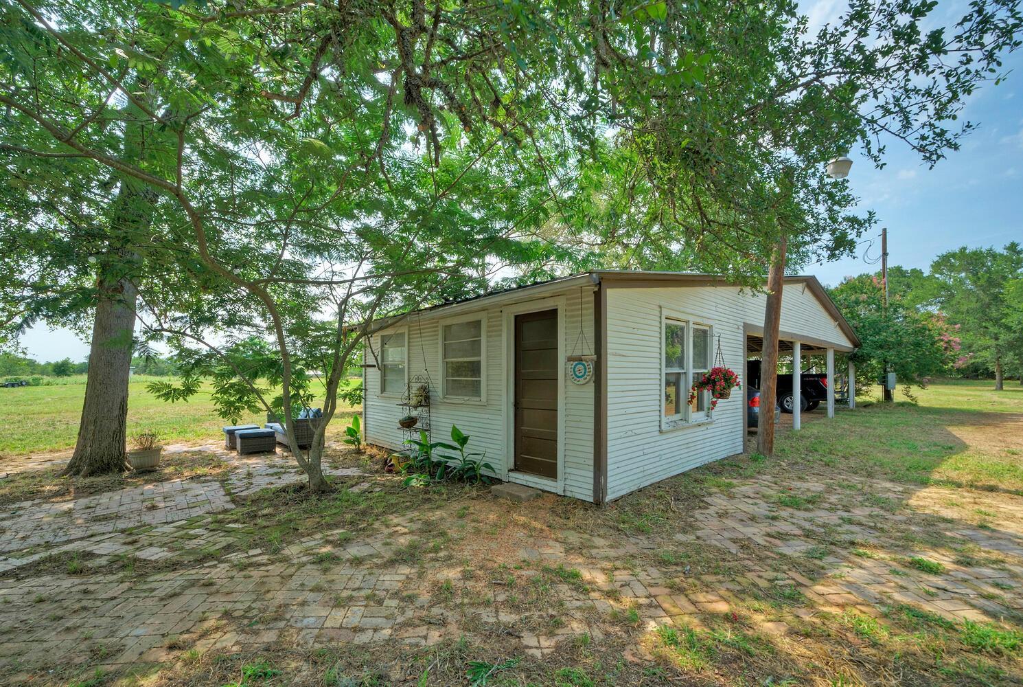 1368 Fm 969 Highway Property Photo 23