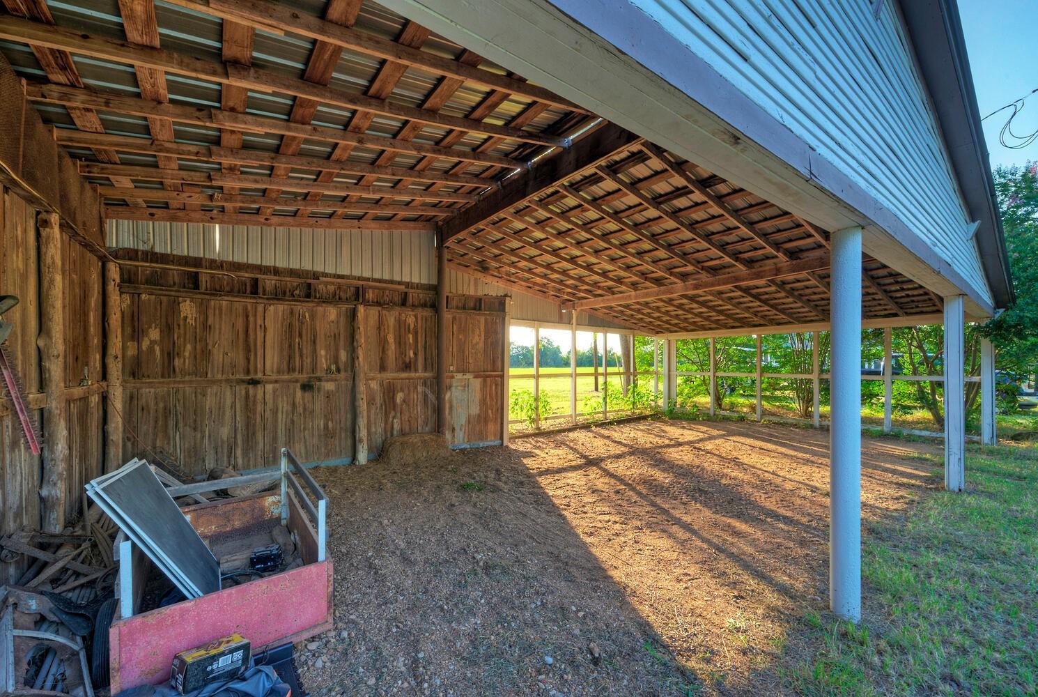 1368 Fm 969 Highway Property Photo 24