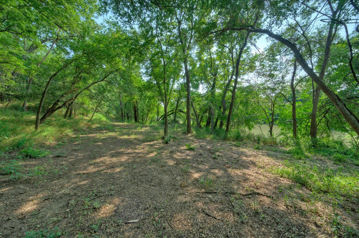 1368 Fm 969 Highway Property Photo 31