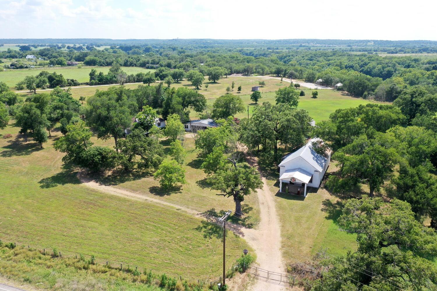 1368 Fm 969 Highway Property Photo 32