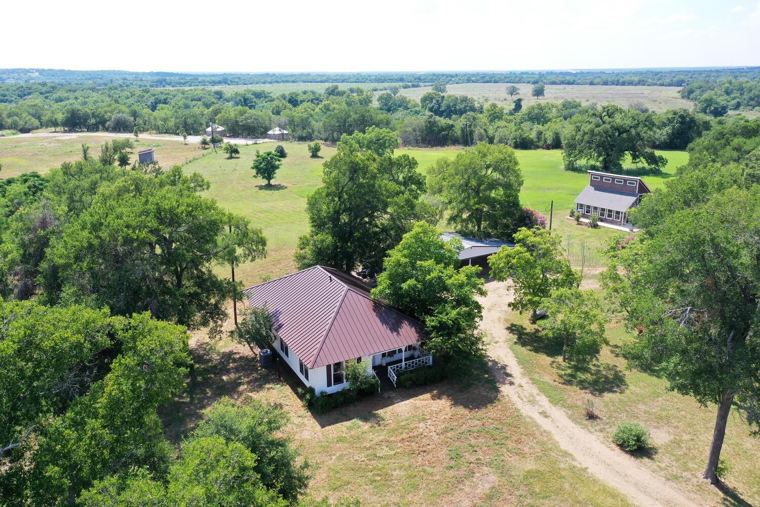 1368 Fm 969 Highway Property Photo 33