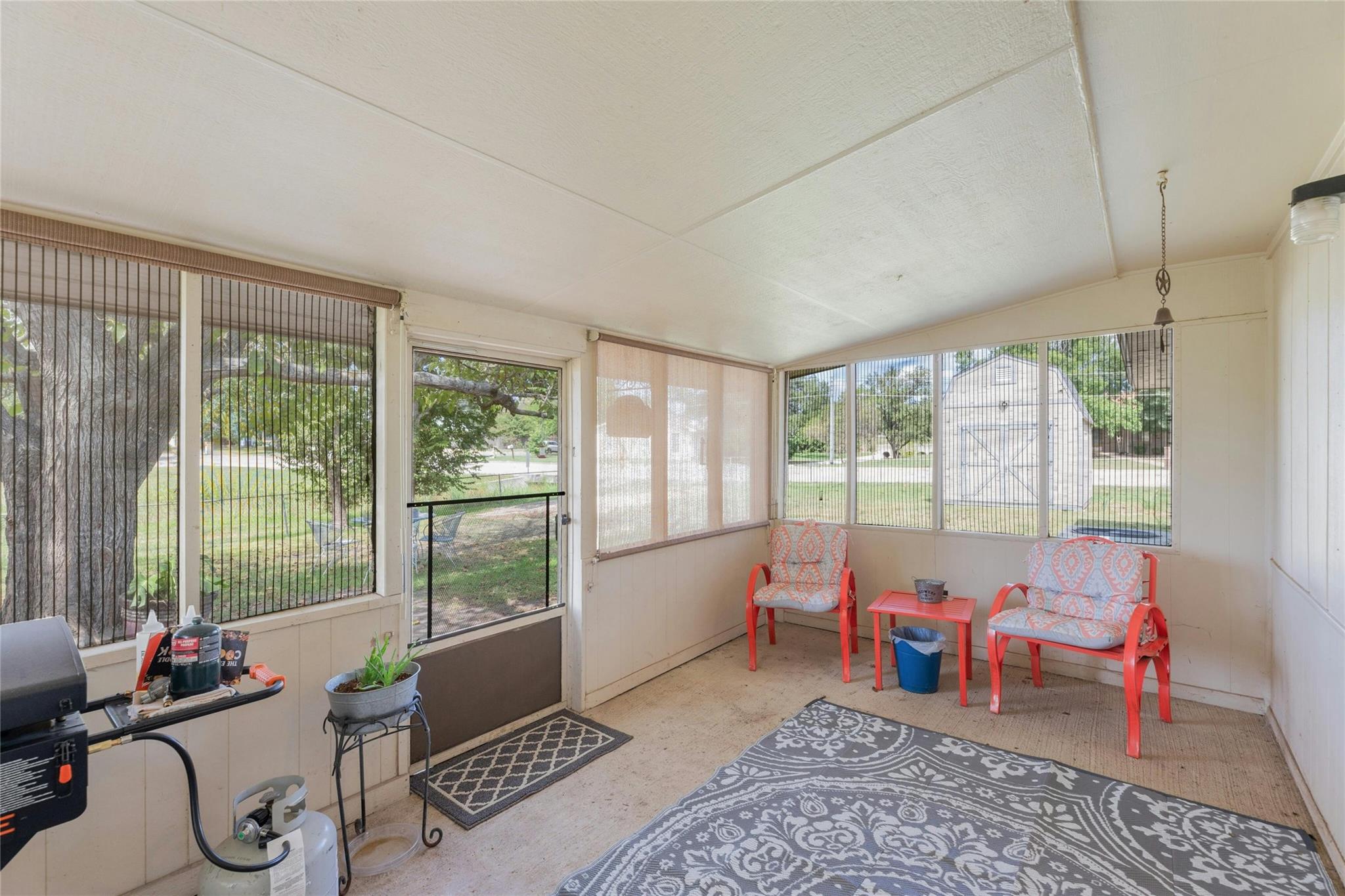 314 Julie St Property Photo 29