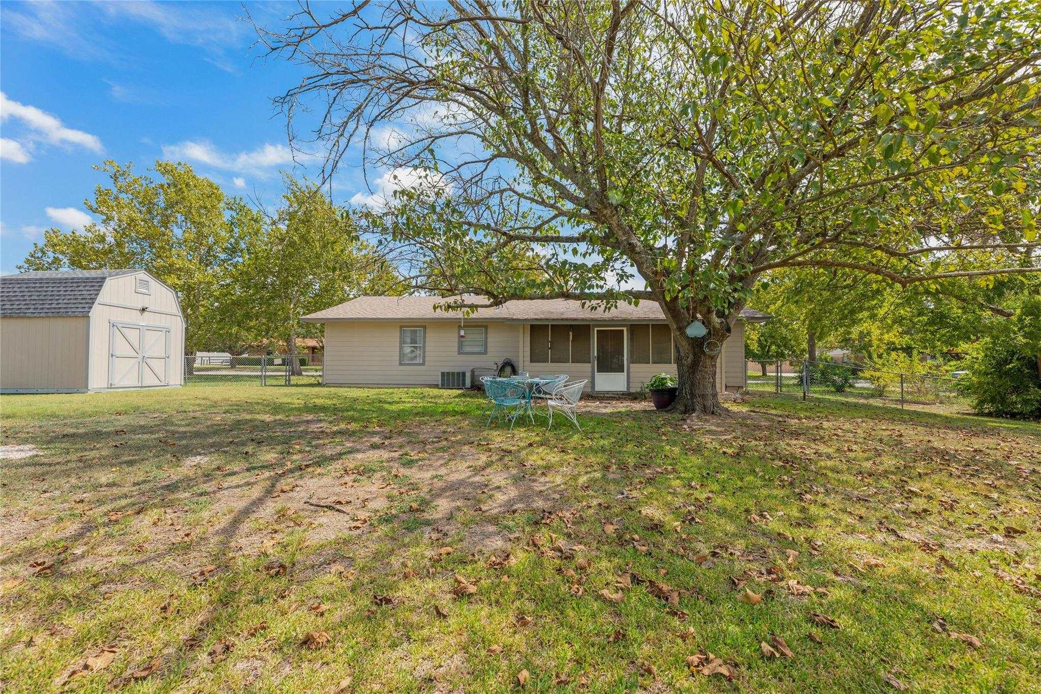 314 Julie St Property Photo 31