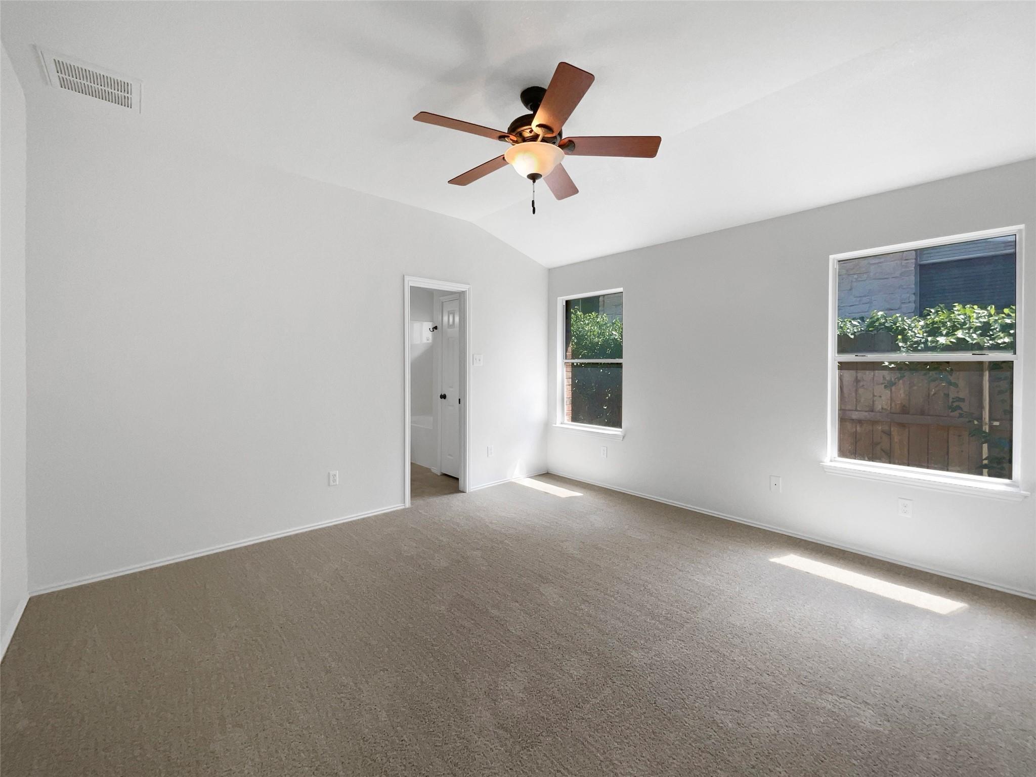 536 Fort Thomas Pl Property Photo 3
