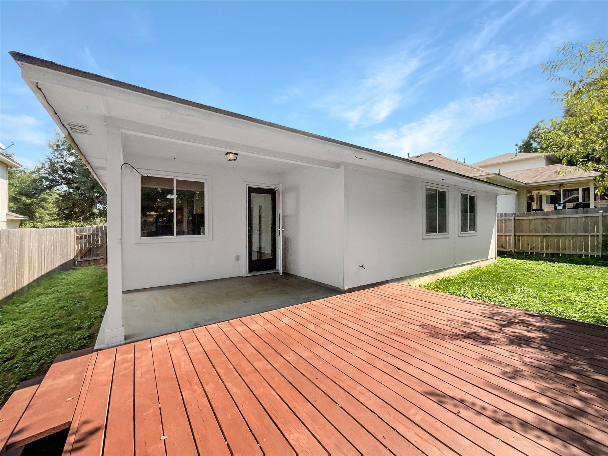 536 Fort Thomas Pl Property Photo 5