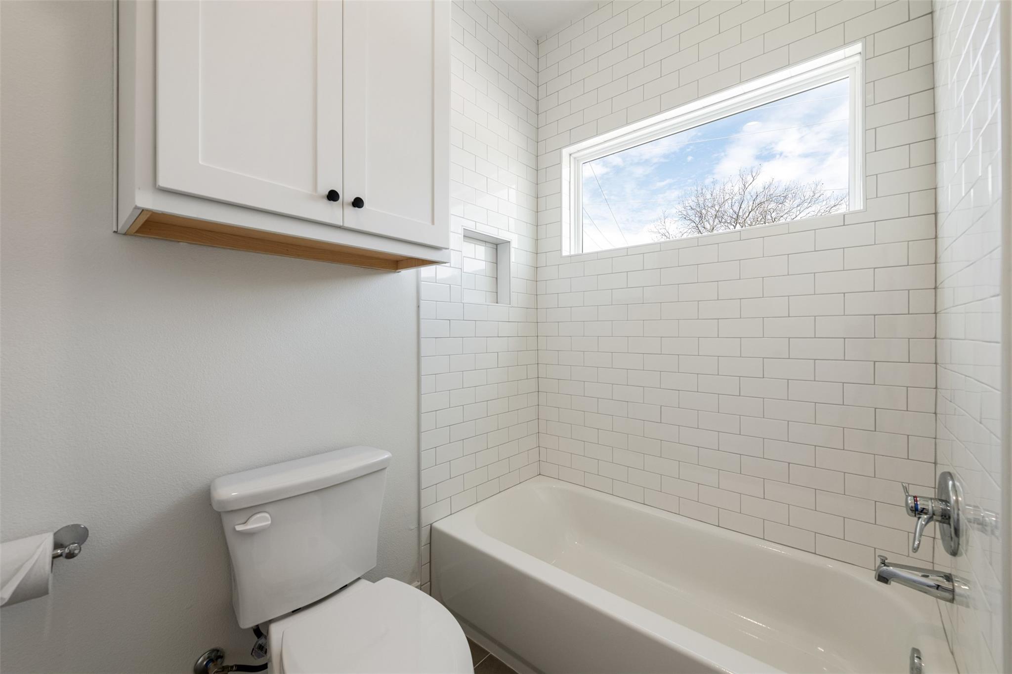 302 E 20th St 302 Property Photo 28